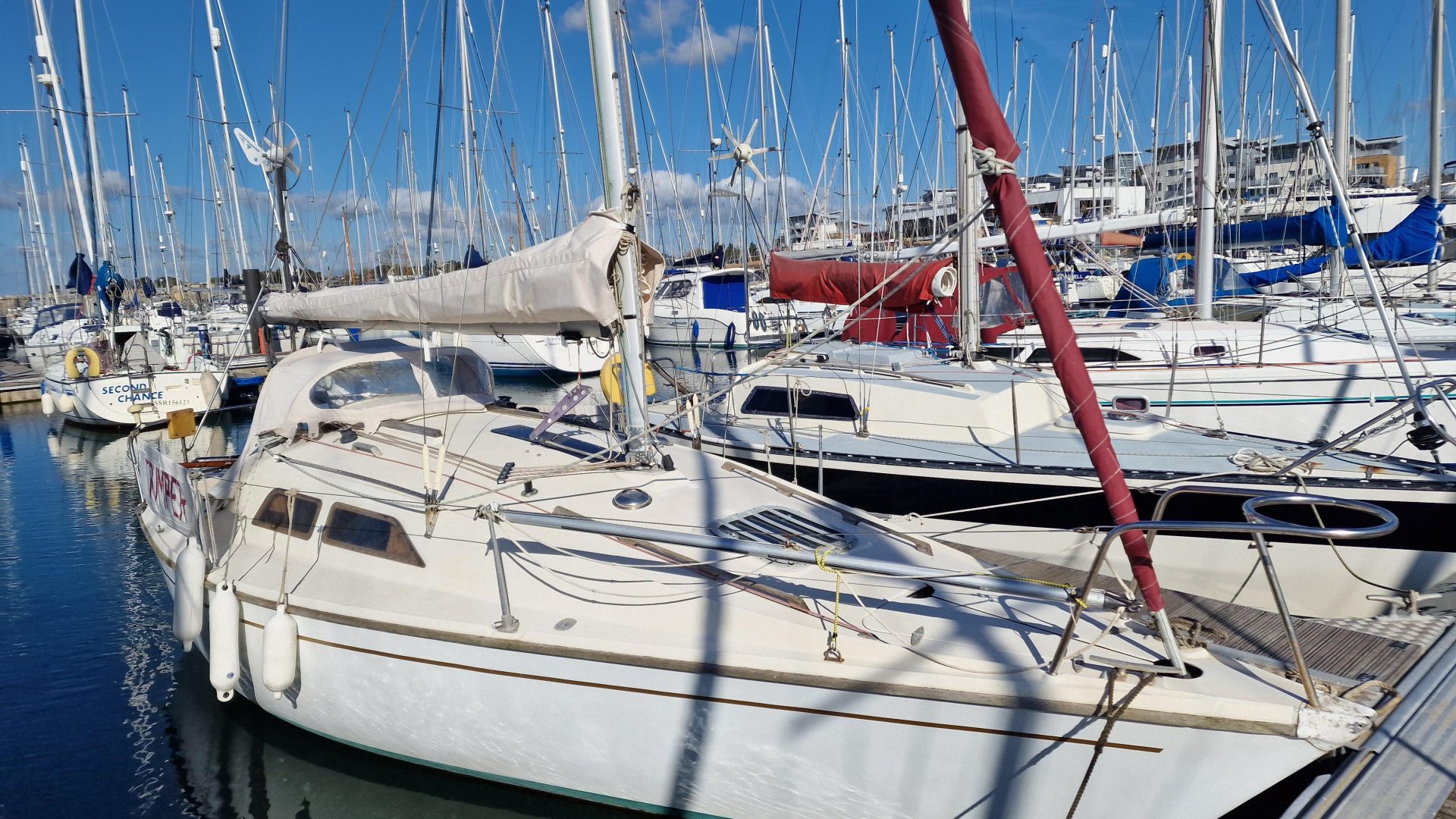 Hunter Delta 25