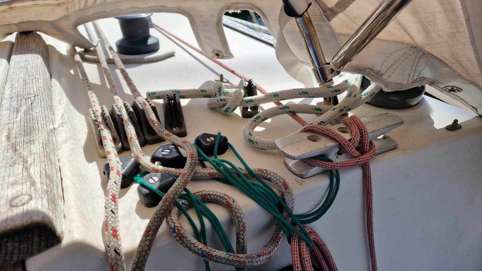 Hunter Delta 25