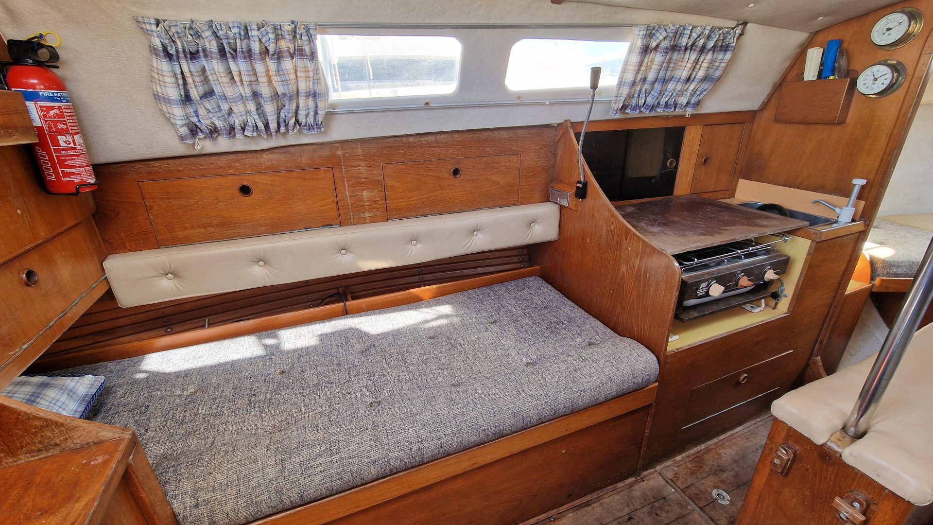Hunter Delta 25