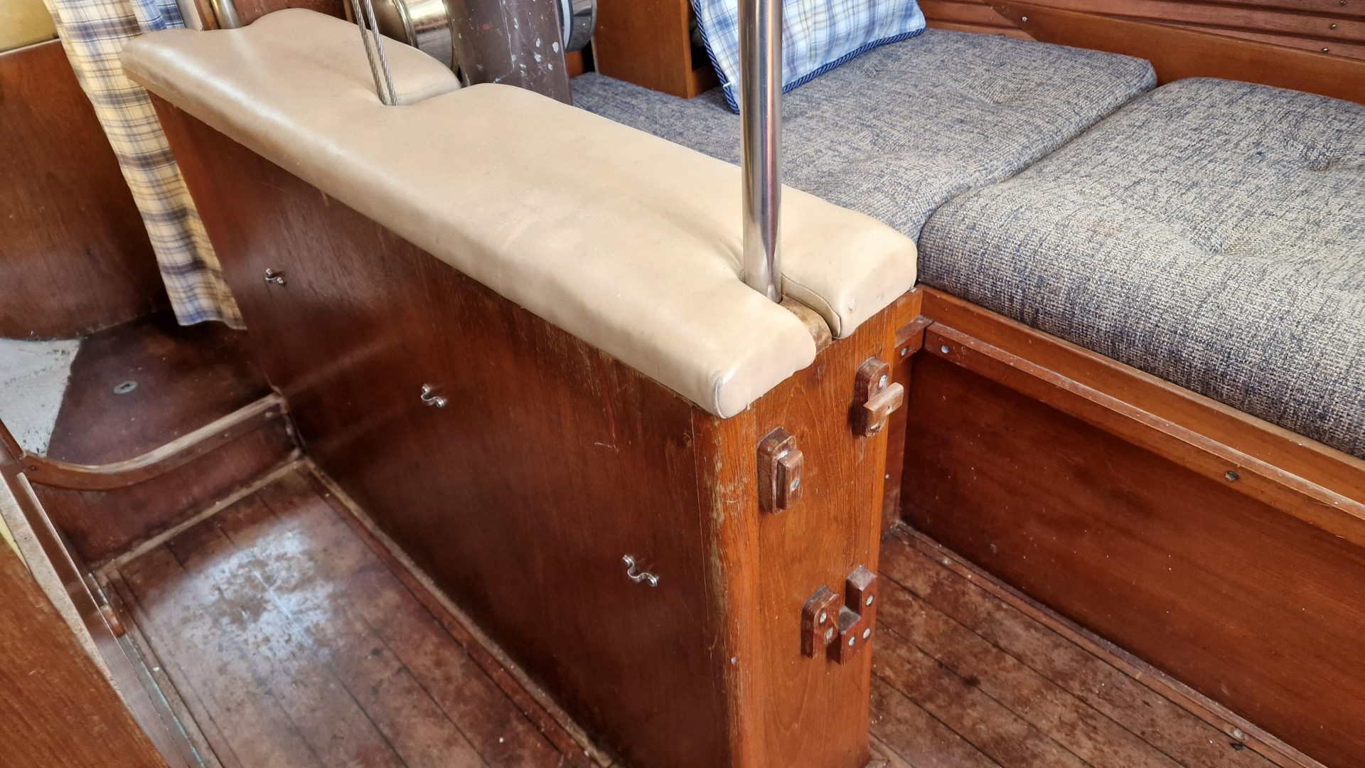 Hunter Delta 25