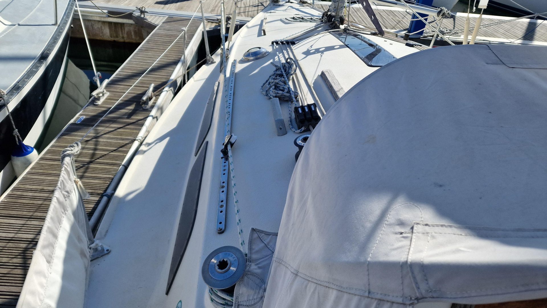 Hunter Delta 25