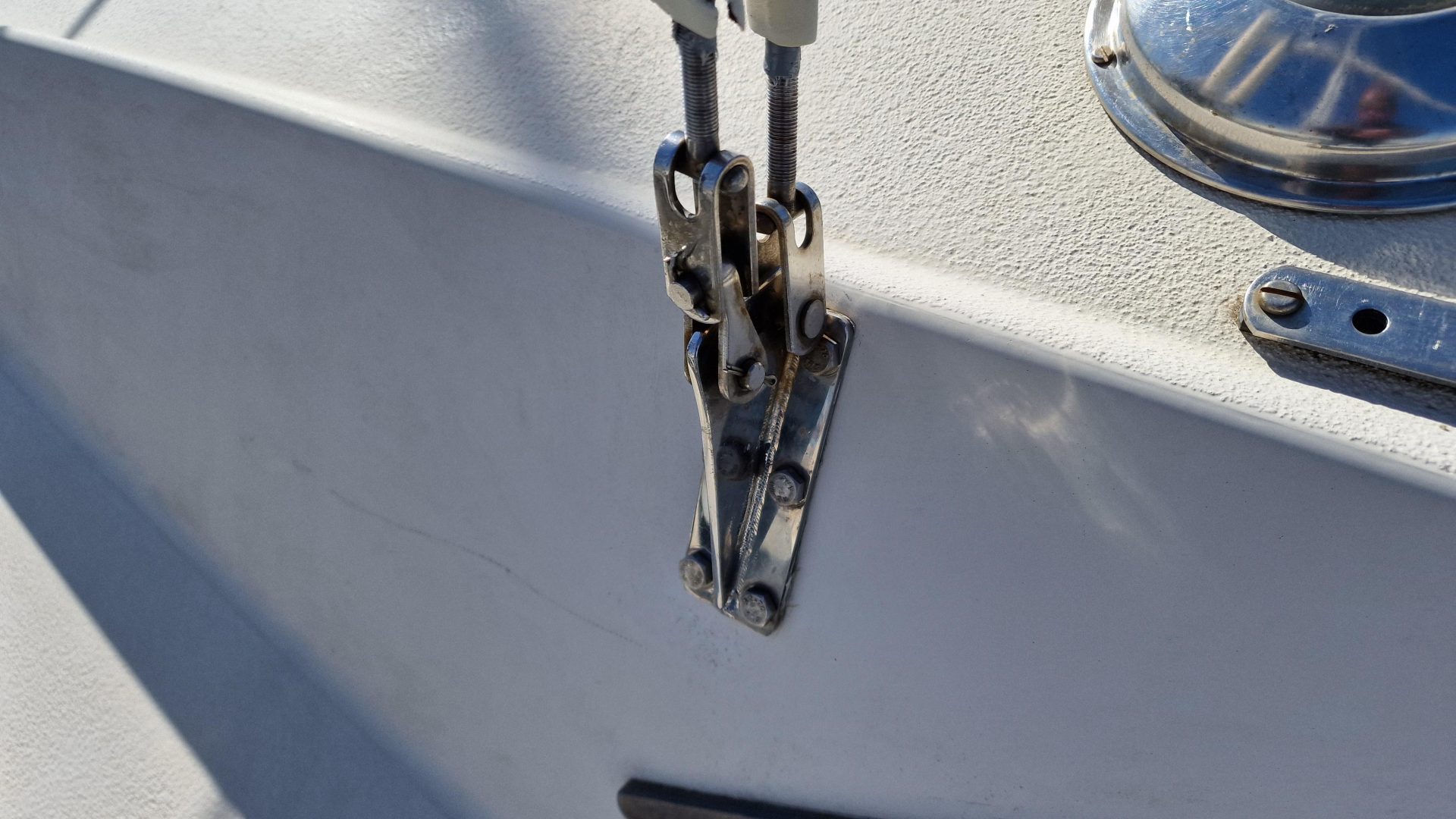 Hunter Delta 25