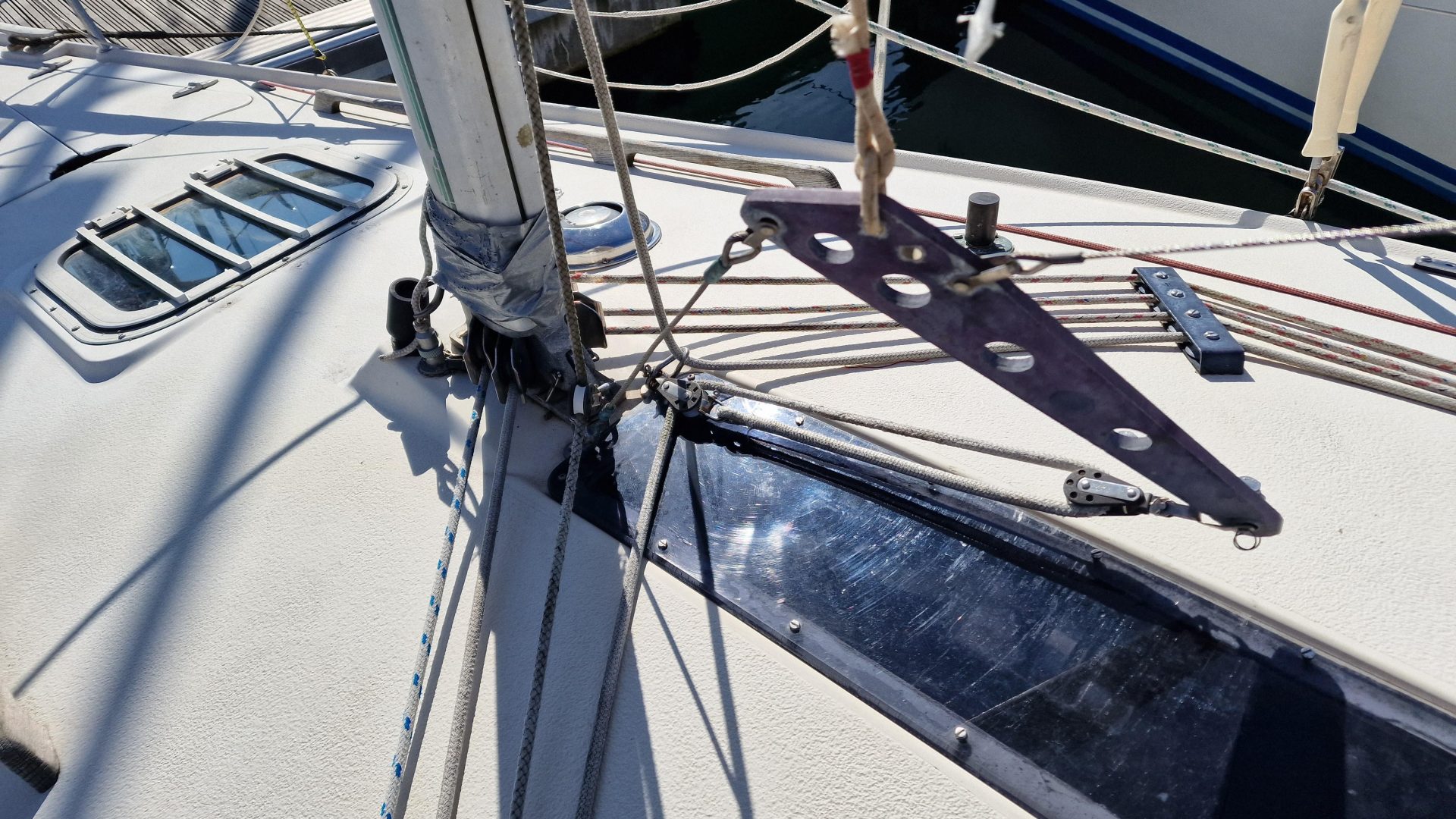 Hunter Delta 25