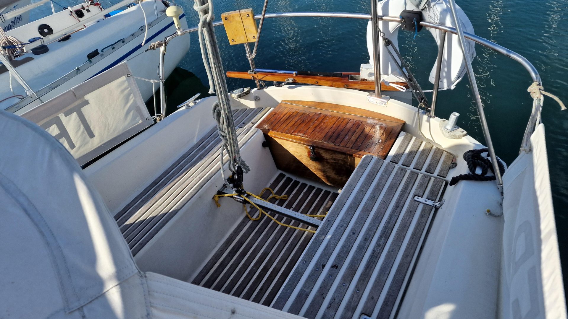 Hunter Delta 25