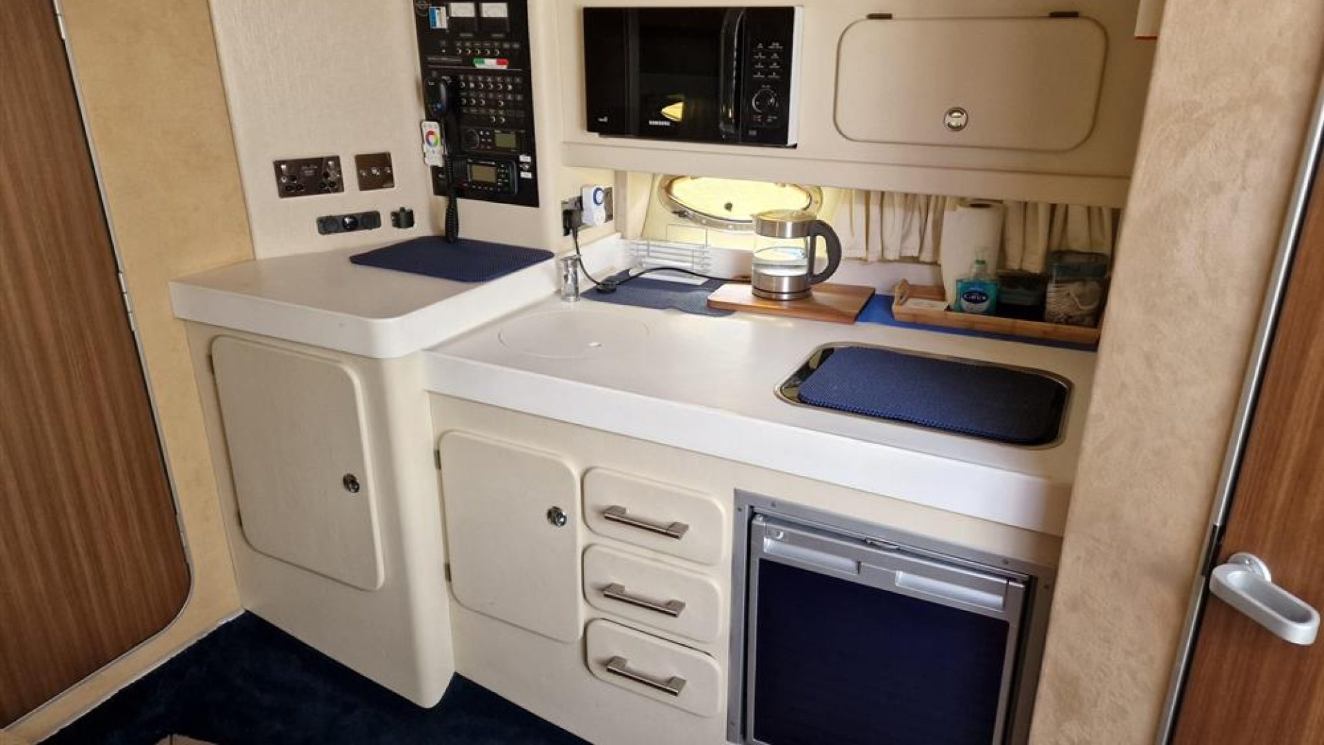 Sunseeker Martinique 36