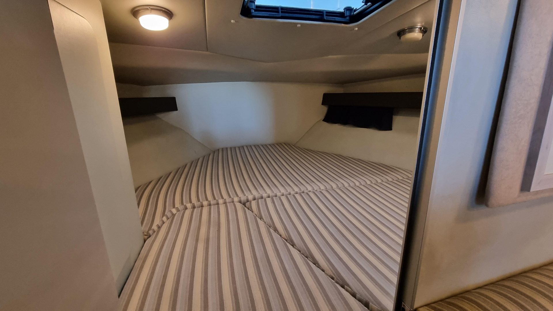 Sunseeker San Remo 33