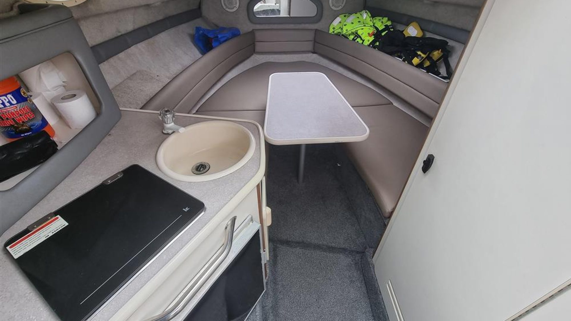 Sea Ray Sundancer 240