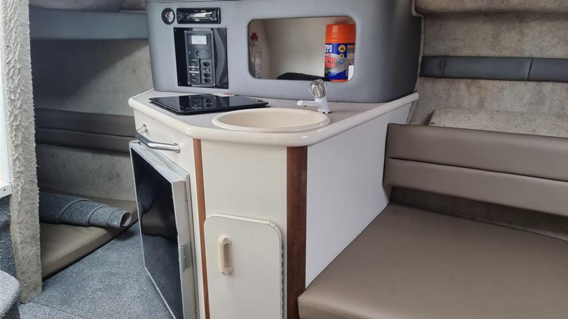 Sea Ray Sundancer 240