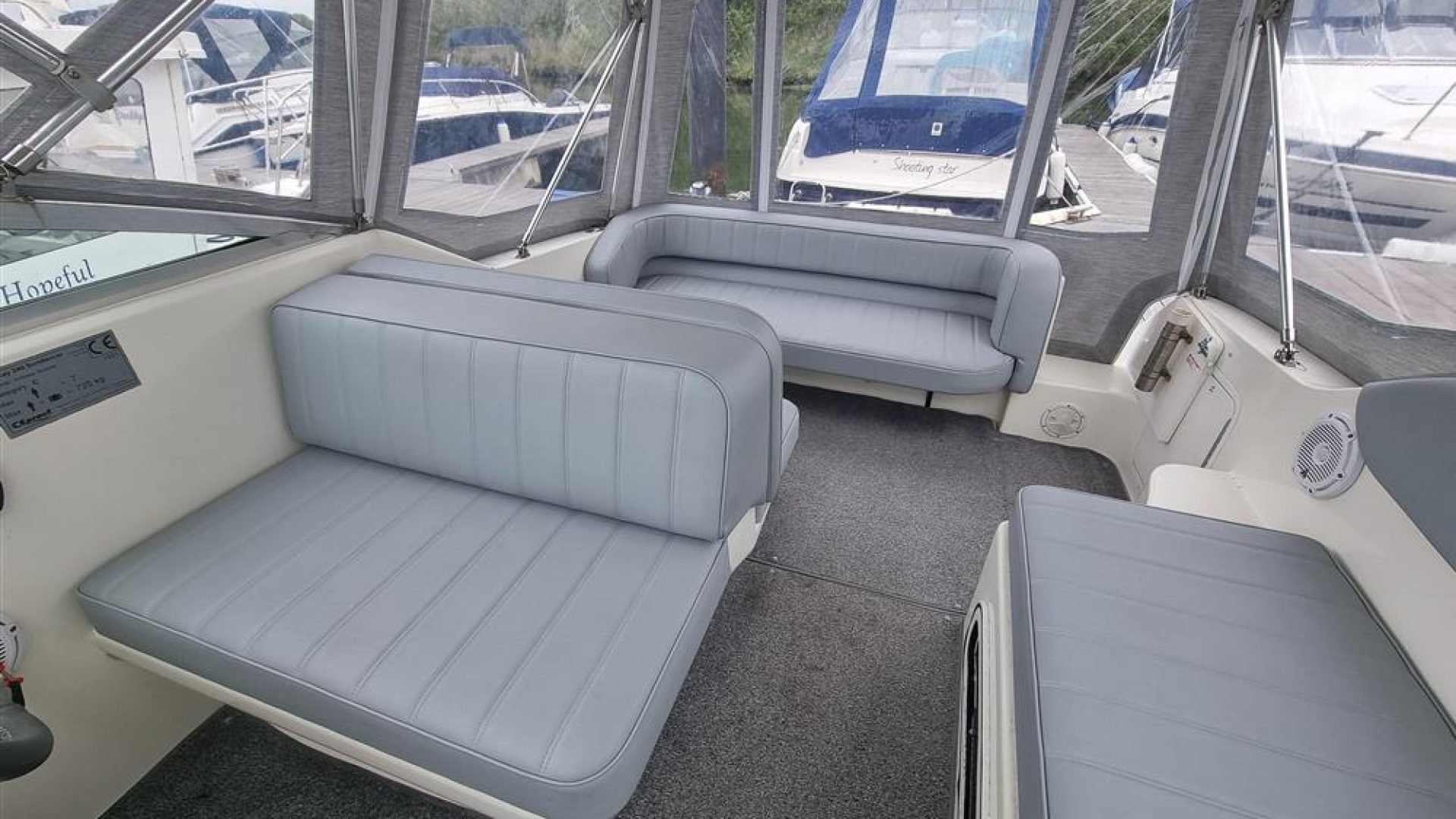 Sea Ray Sundancer 240