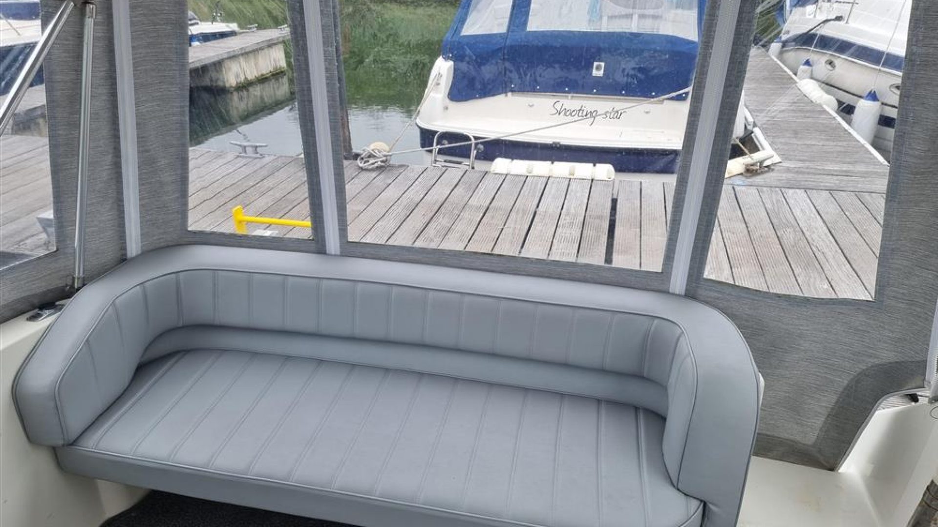Sea Ray Sundancer 240