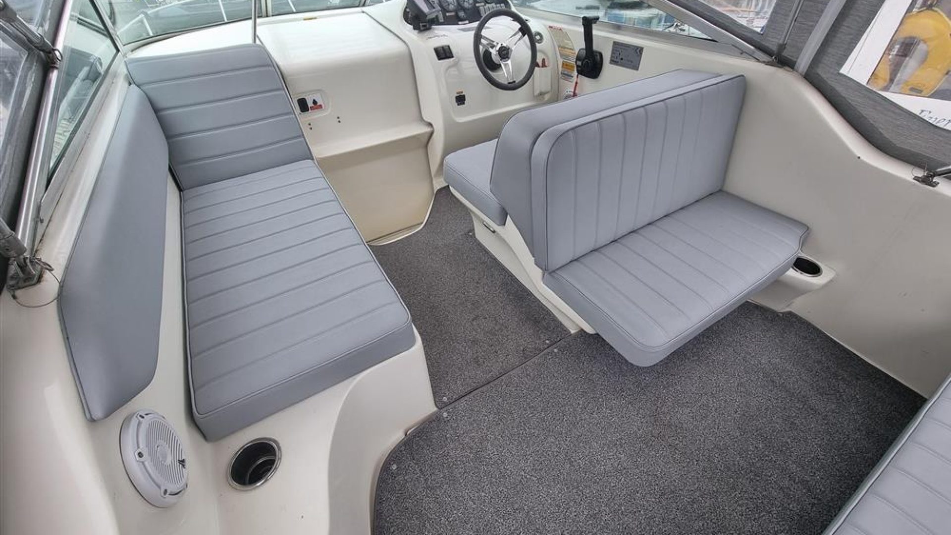 Sea Ray Sundancer 240