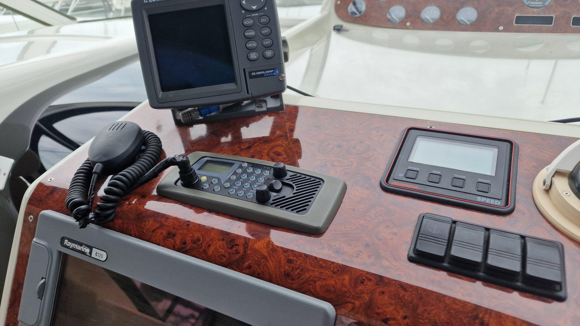 Sealine S34