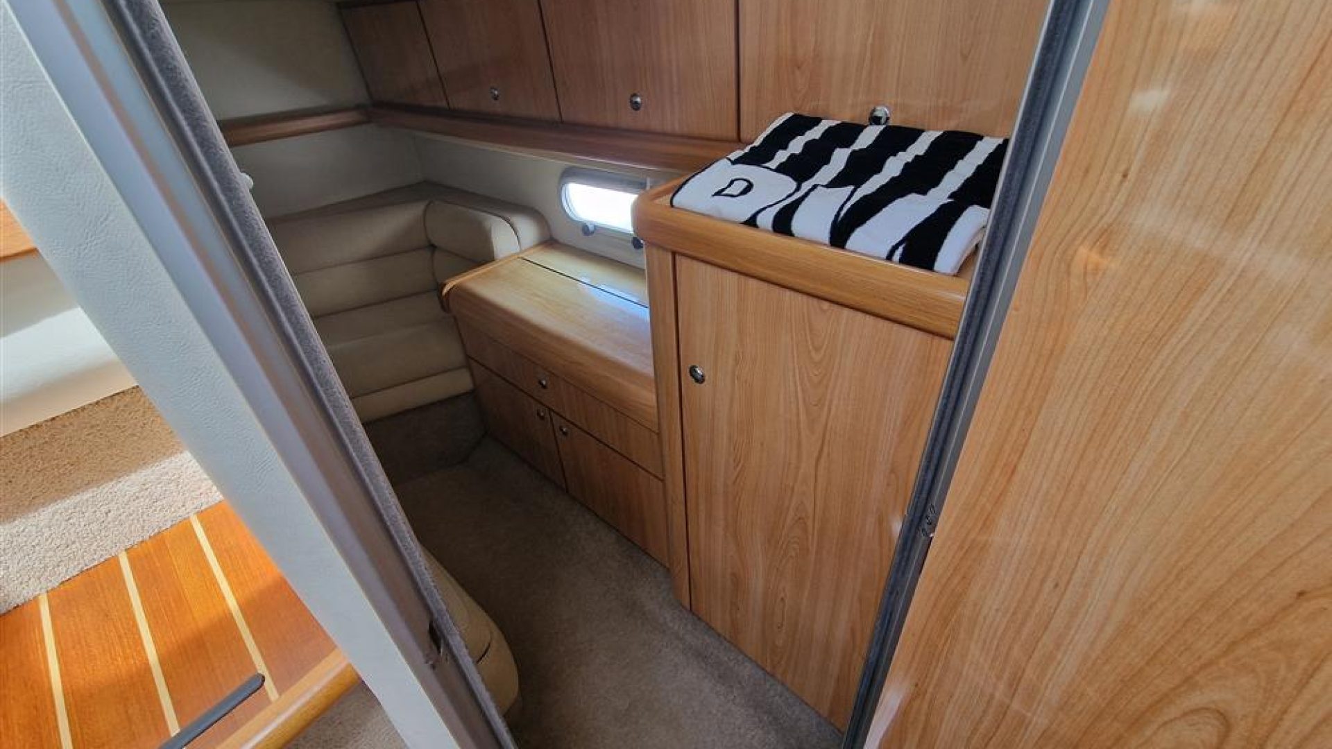 Sealine S34