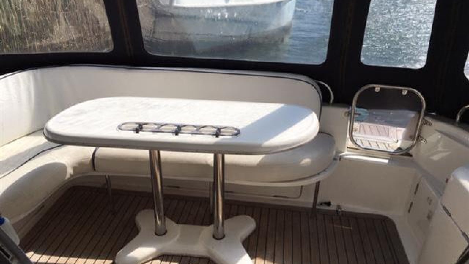 Sealine F33