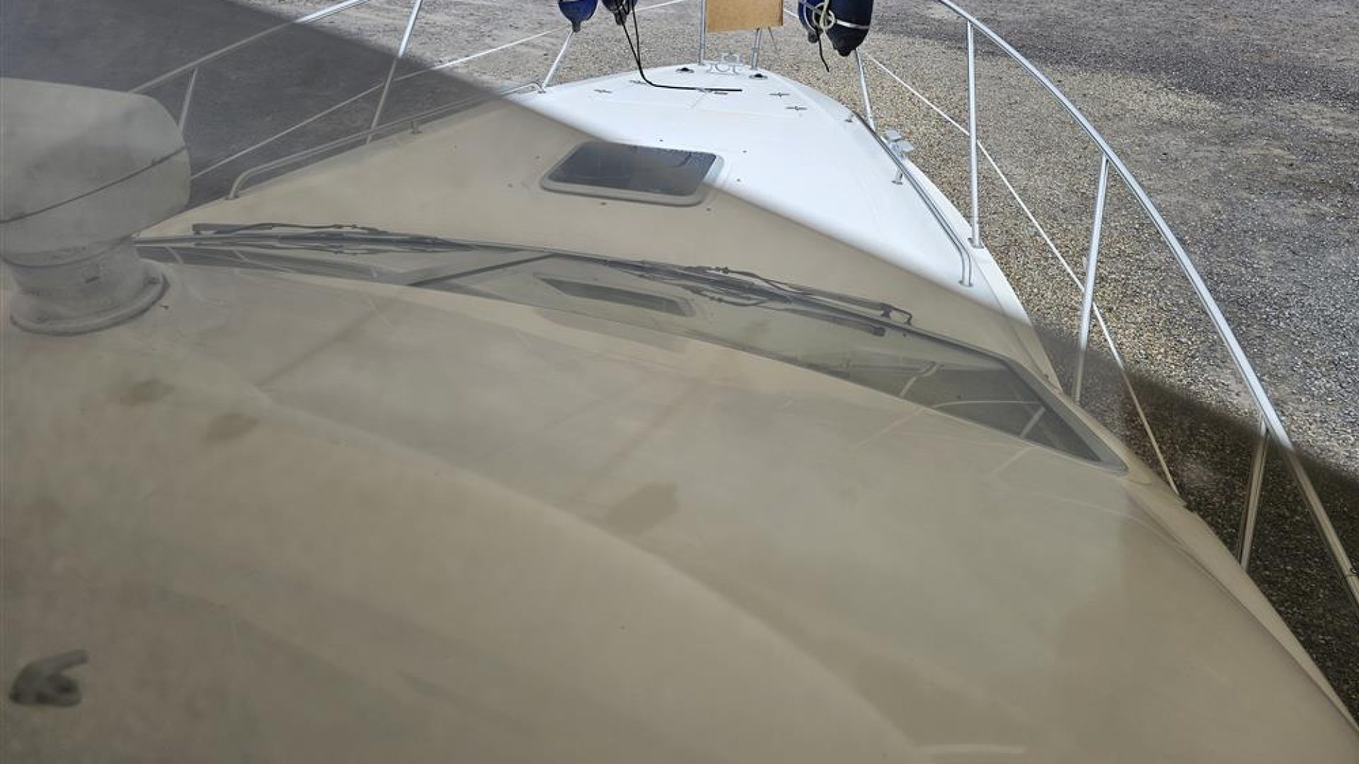 Sealine F33