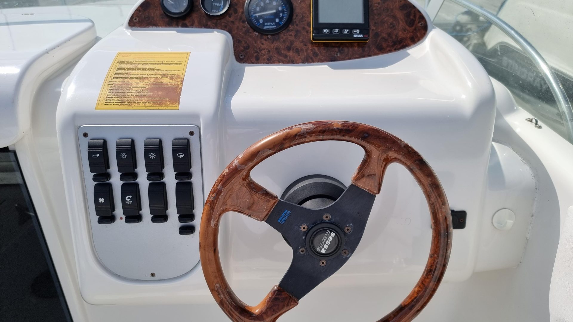 Sessa Marine Islamorada 21
