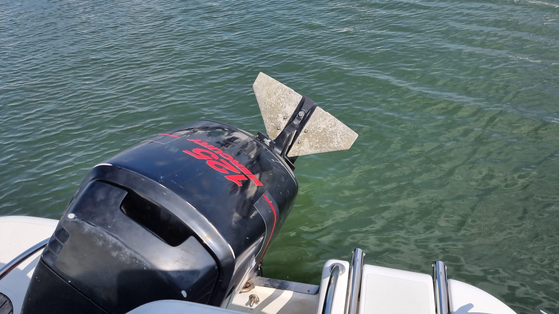 Sessa Marine Islamorada 21