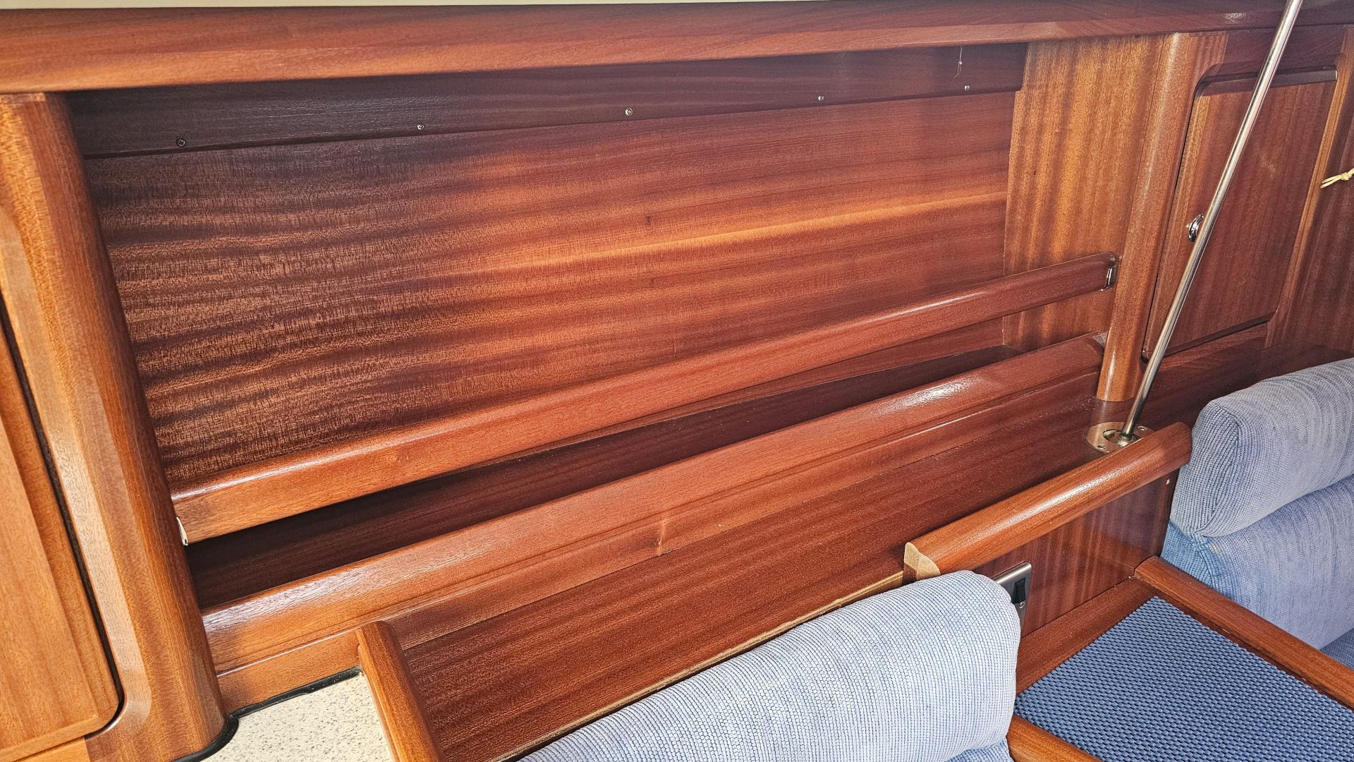 Bavaria 37