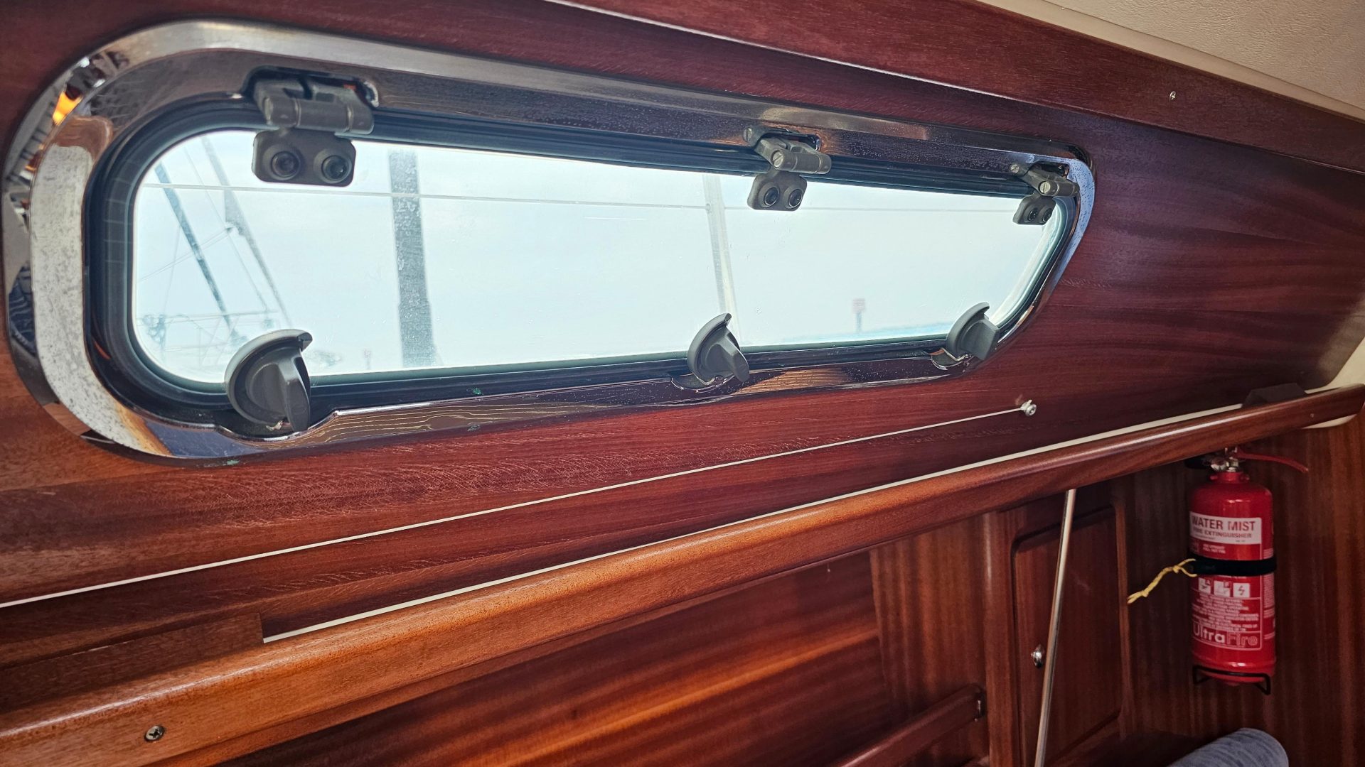 Bavaria 37