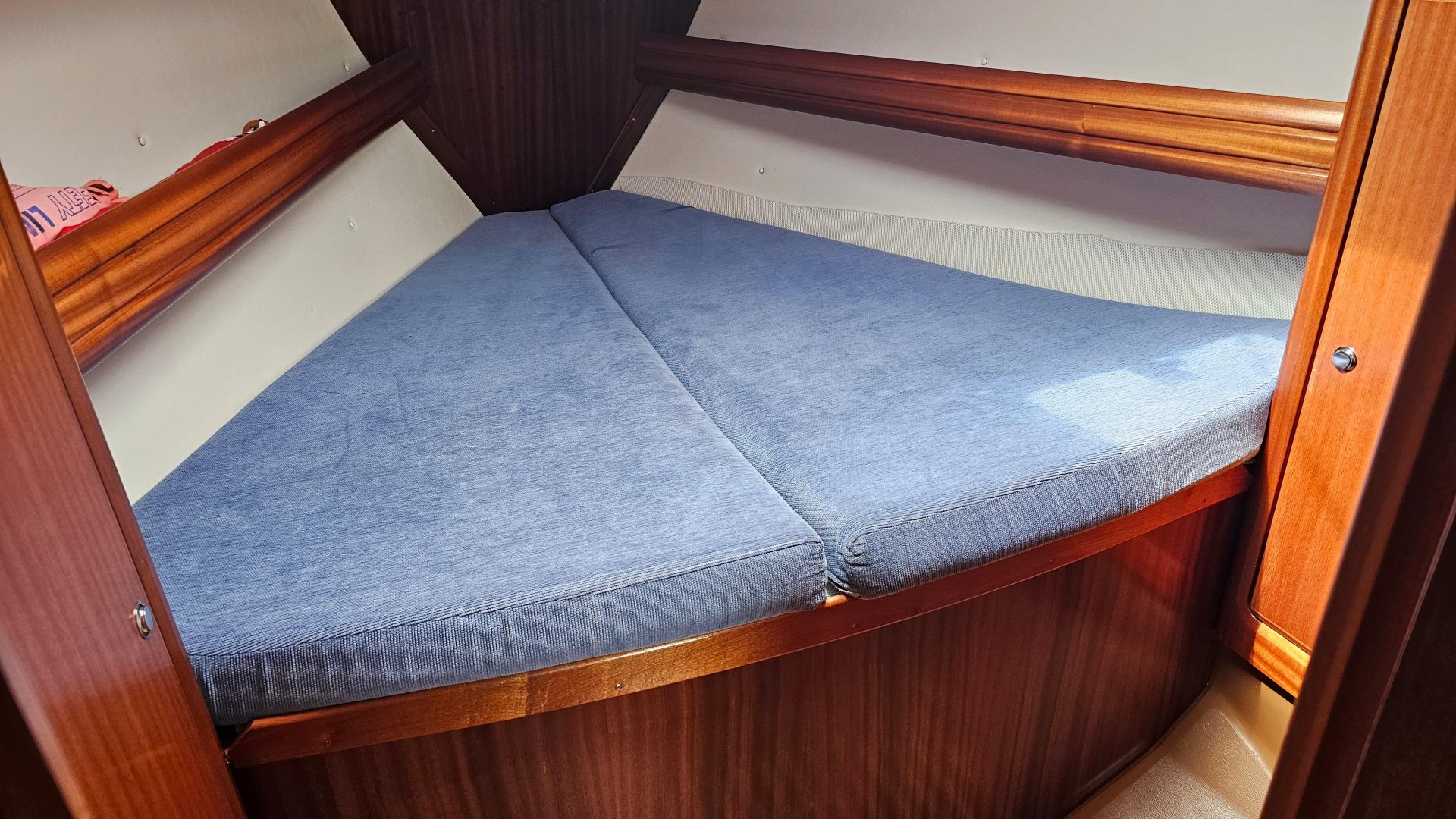 Bavaria 37