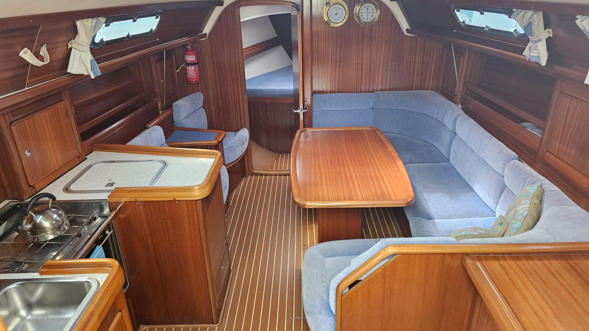 Bavaria 37