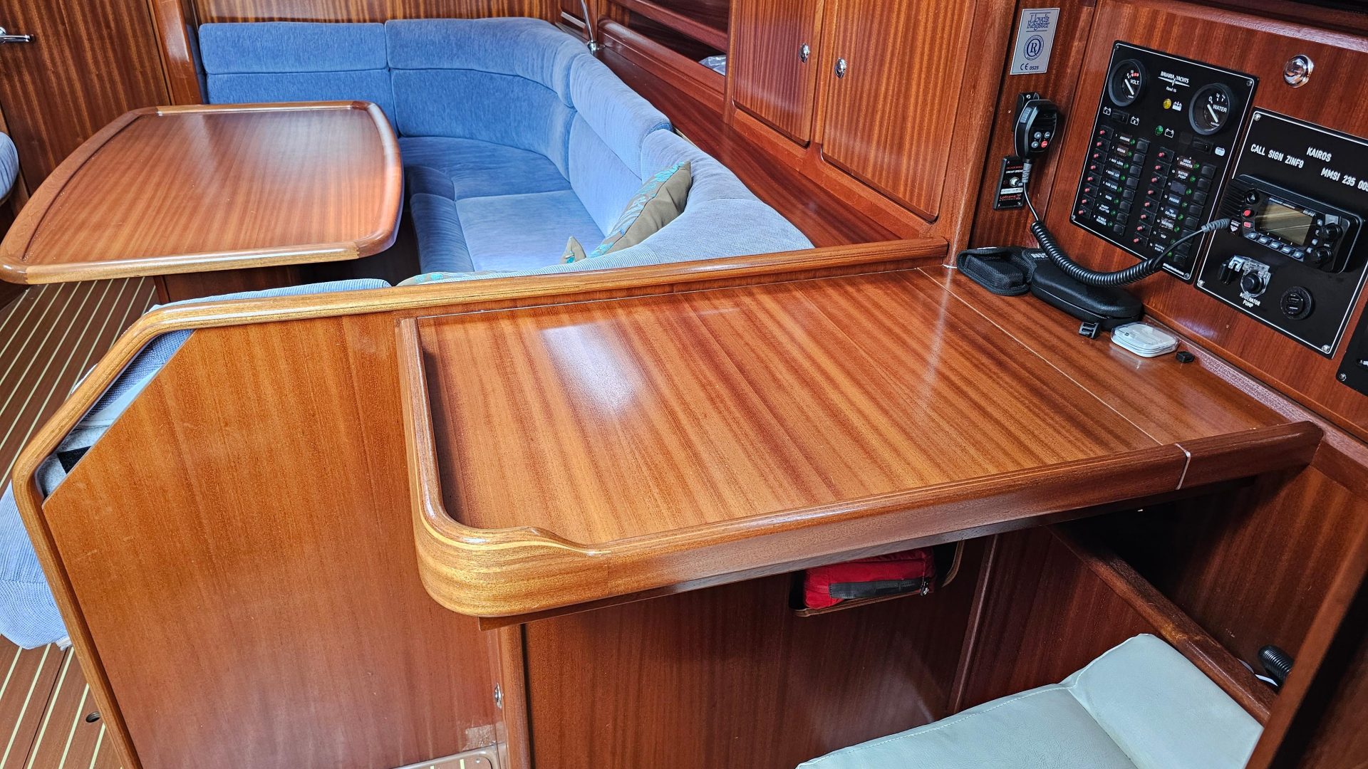 Bavaria 37
