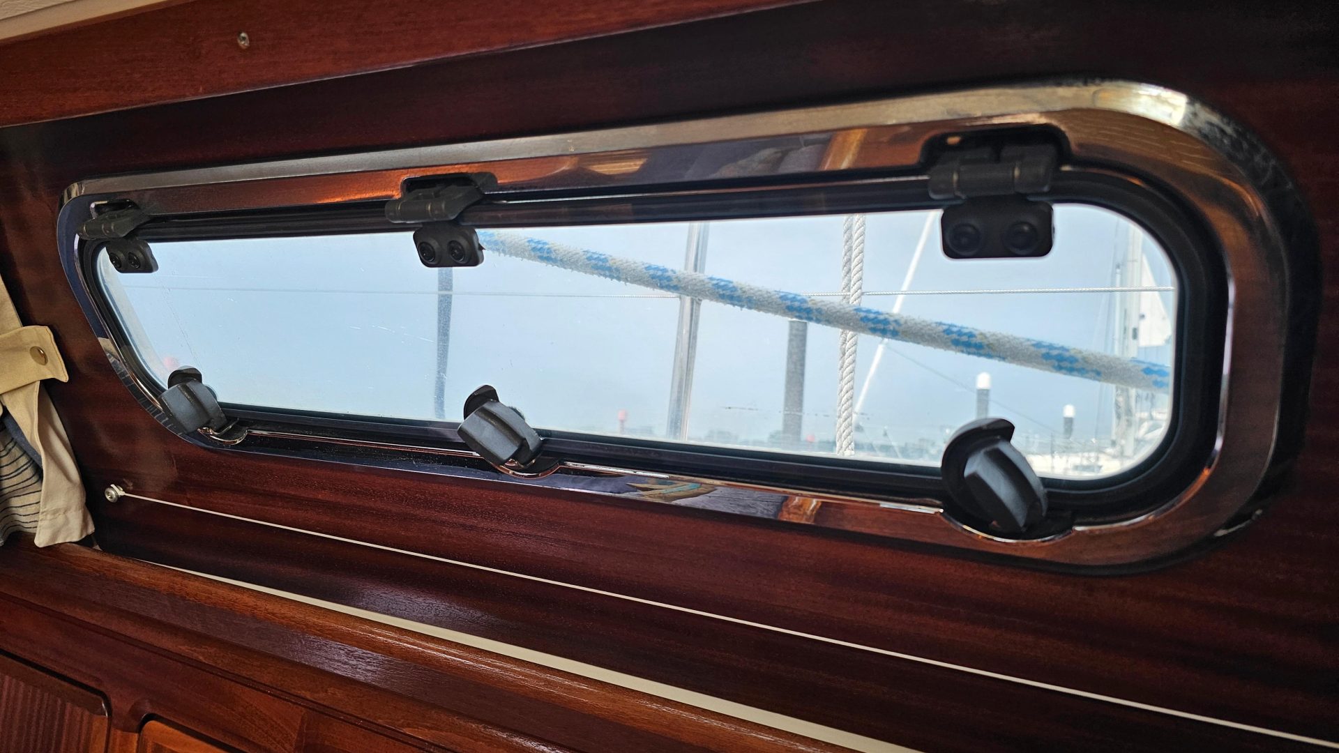 Bavaria 37