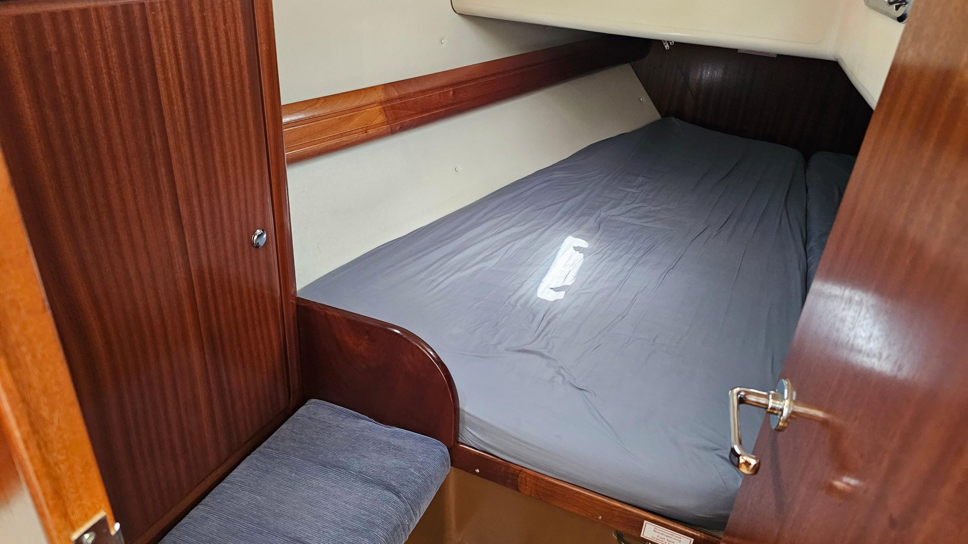 Bavaria 37