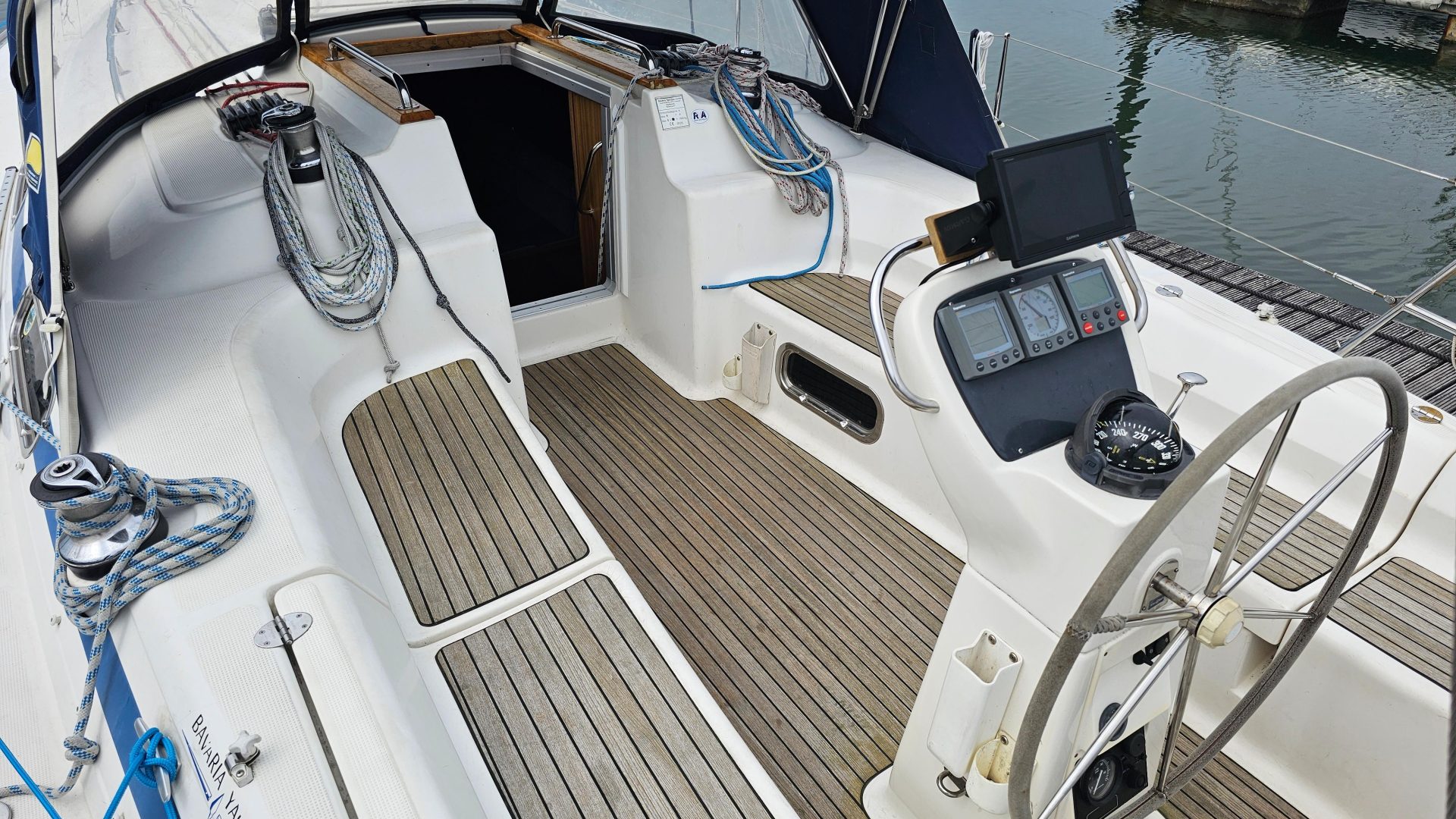 Bavaria 37