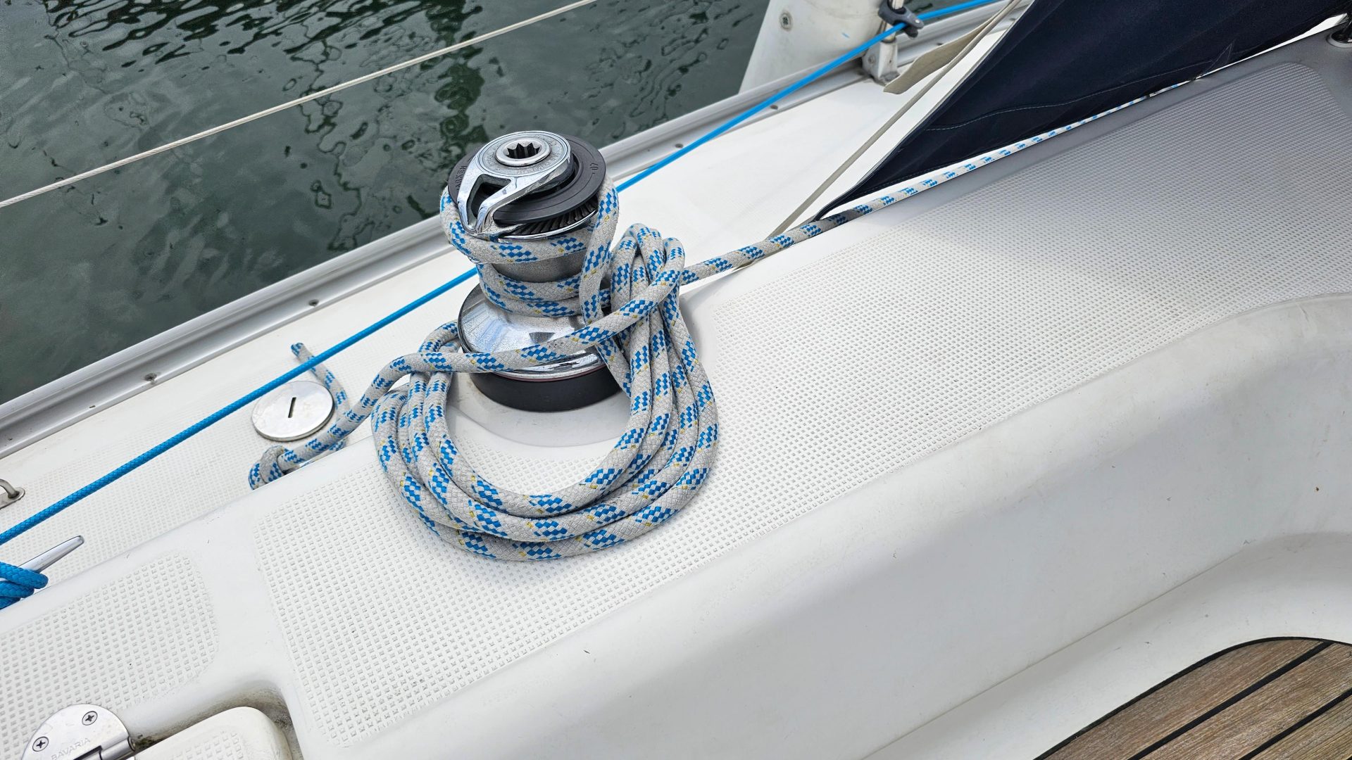 Bavaria 37