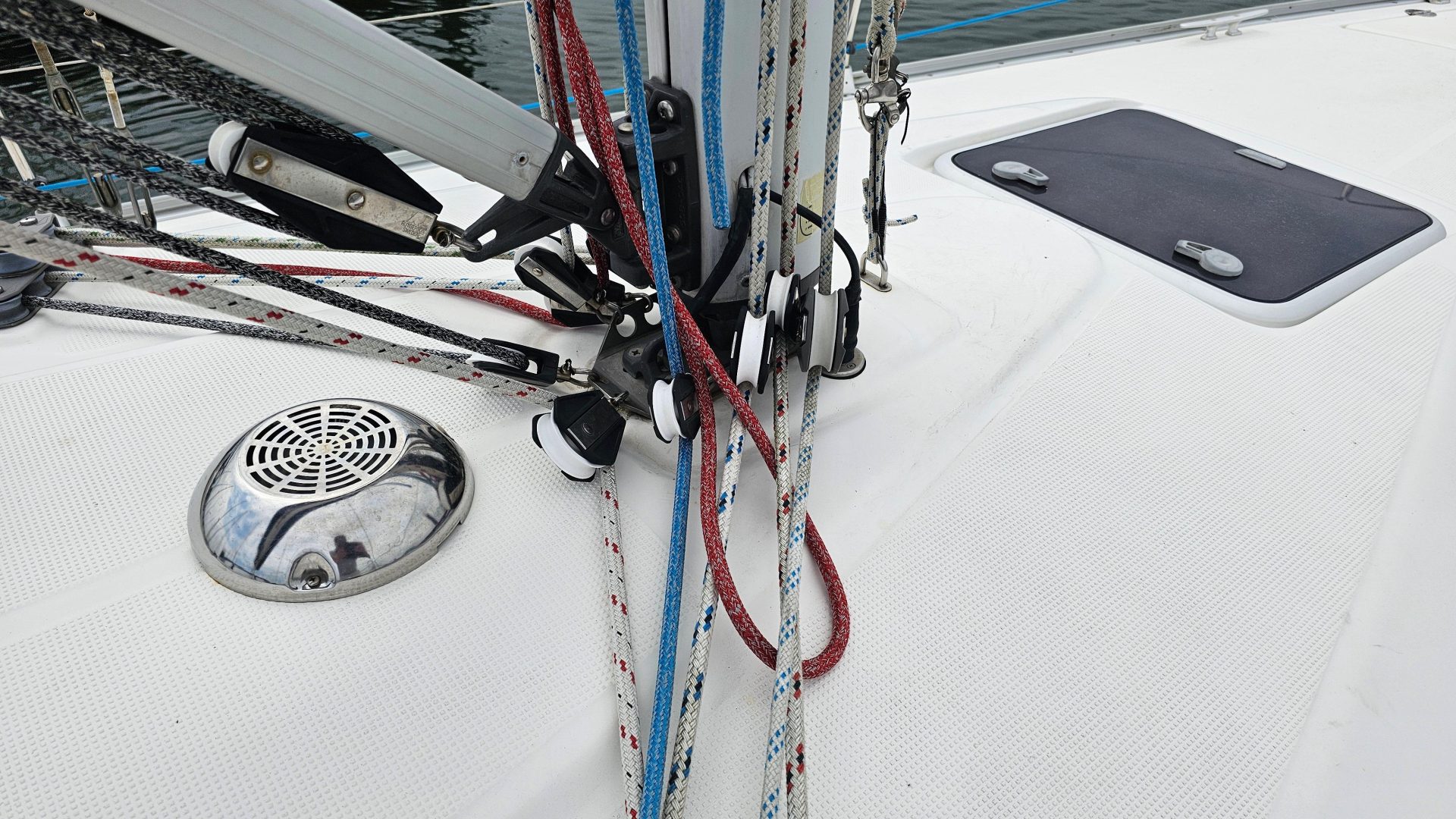 Bavaria 37