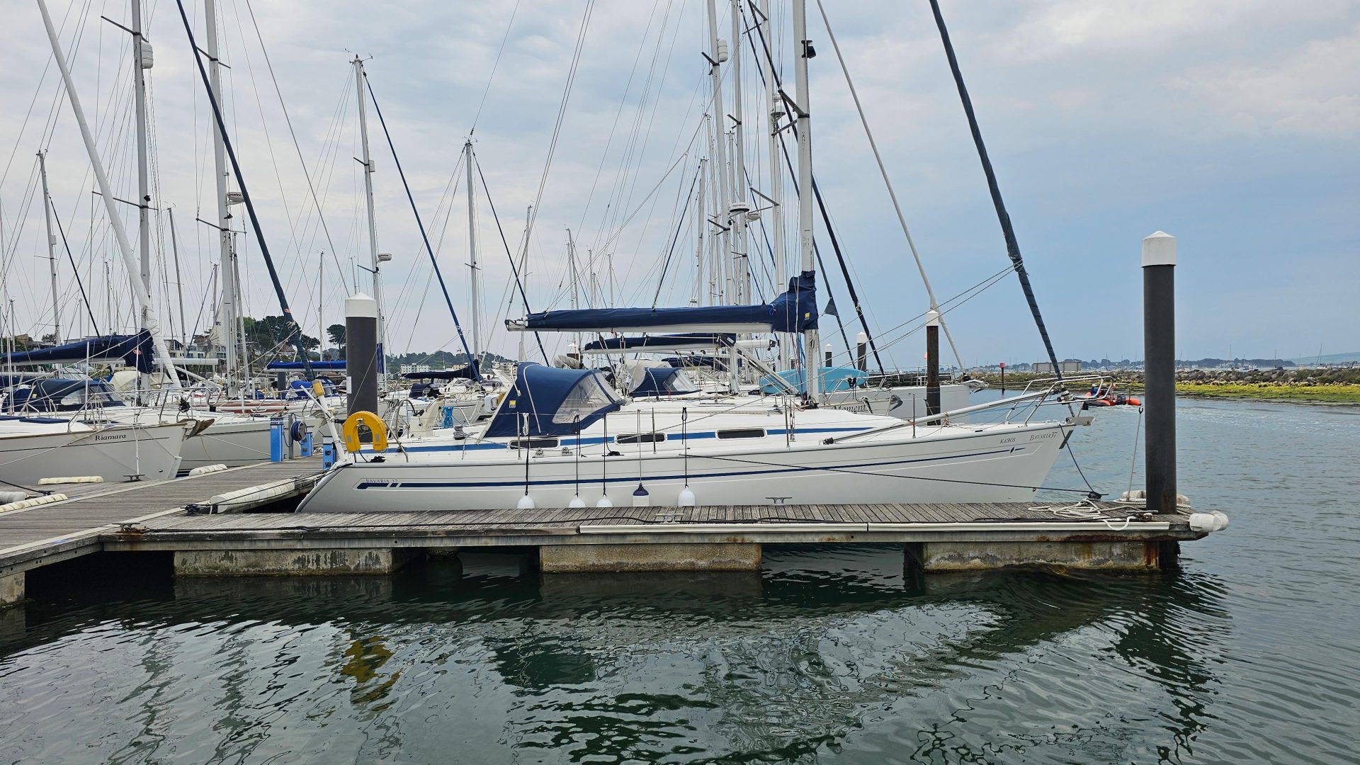 Bavaria 37