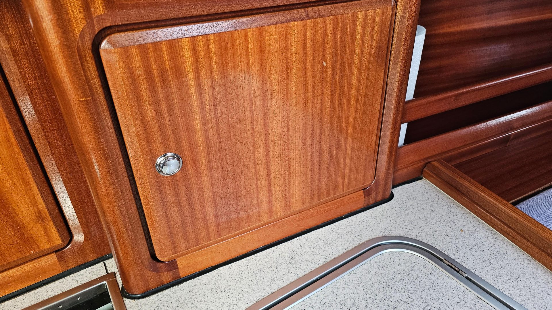 Bavaria 37