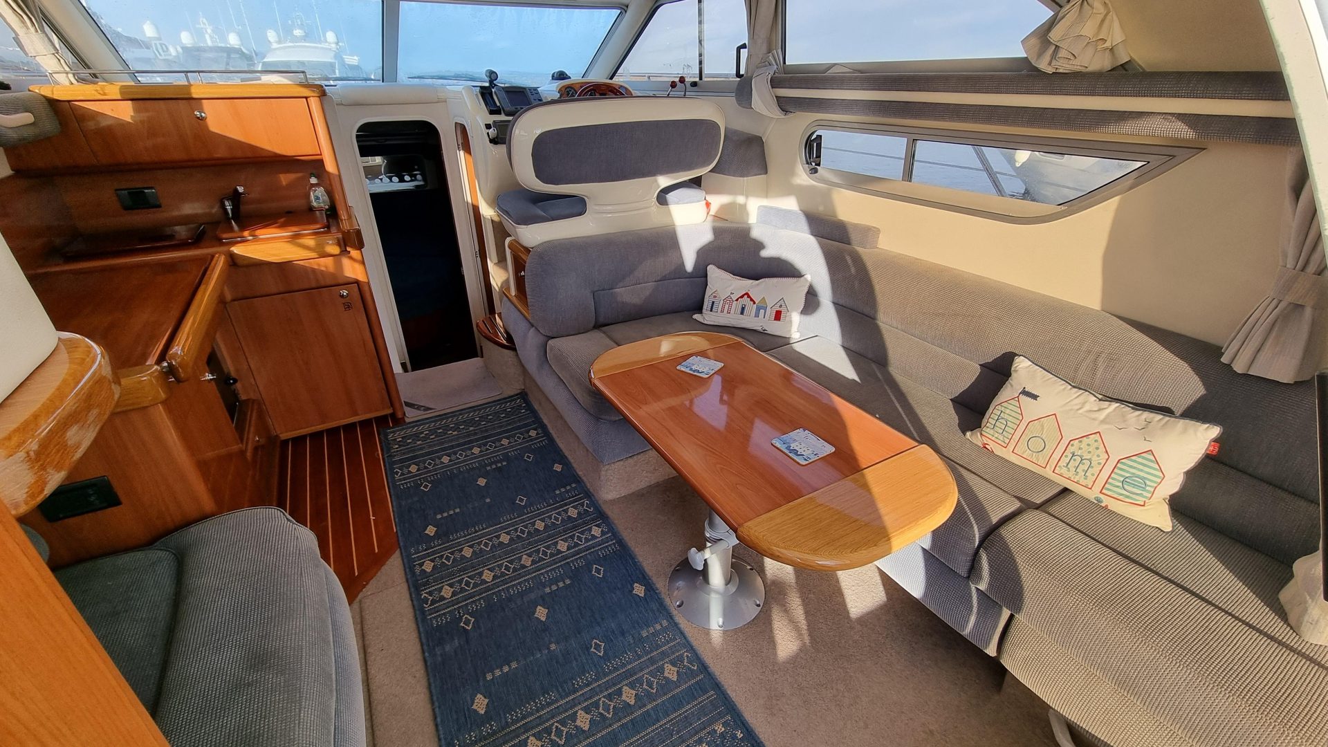 Sealine F33