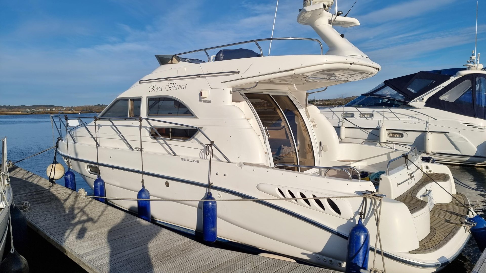 Sealine F33