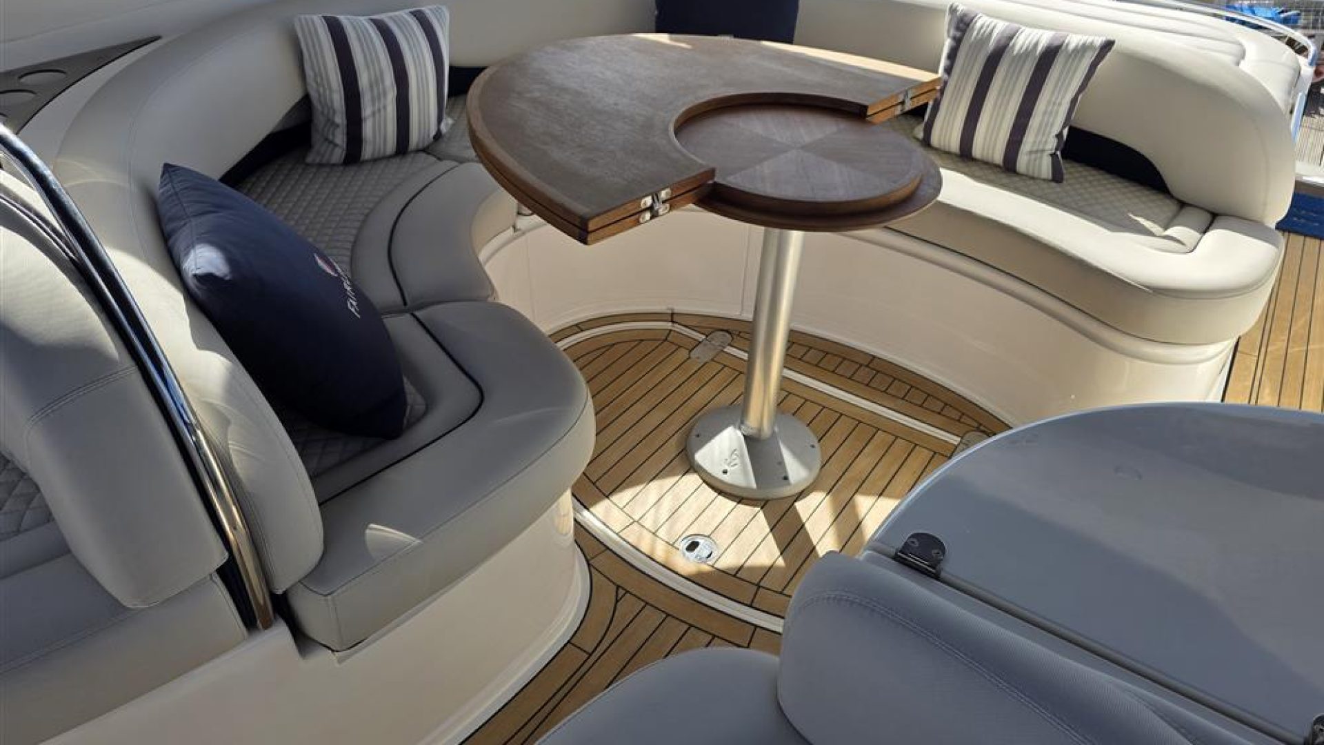 Fairline Targa 43