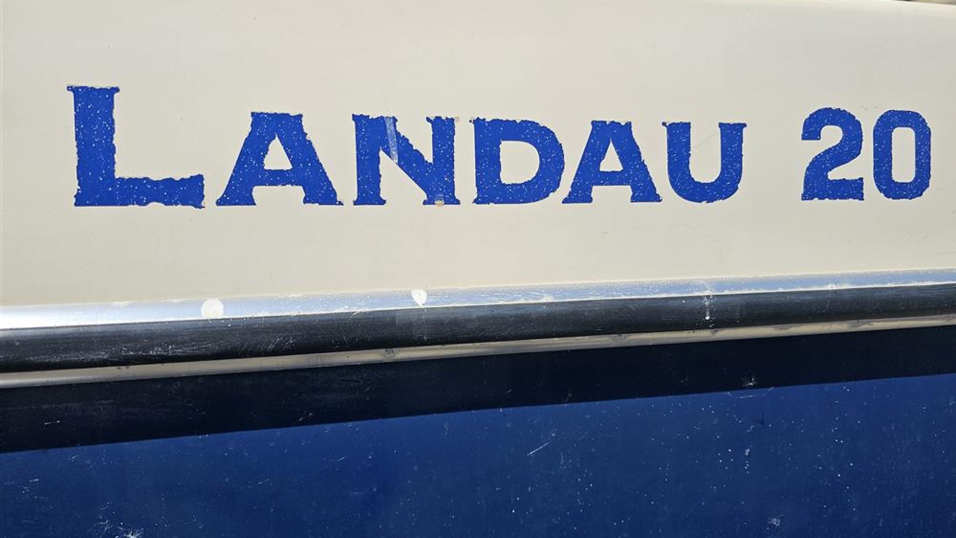 Hunter Landau 20