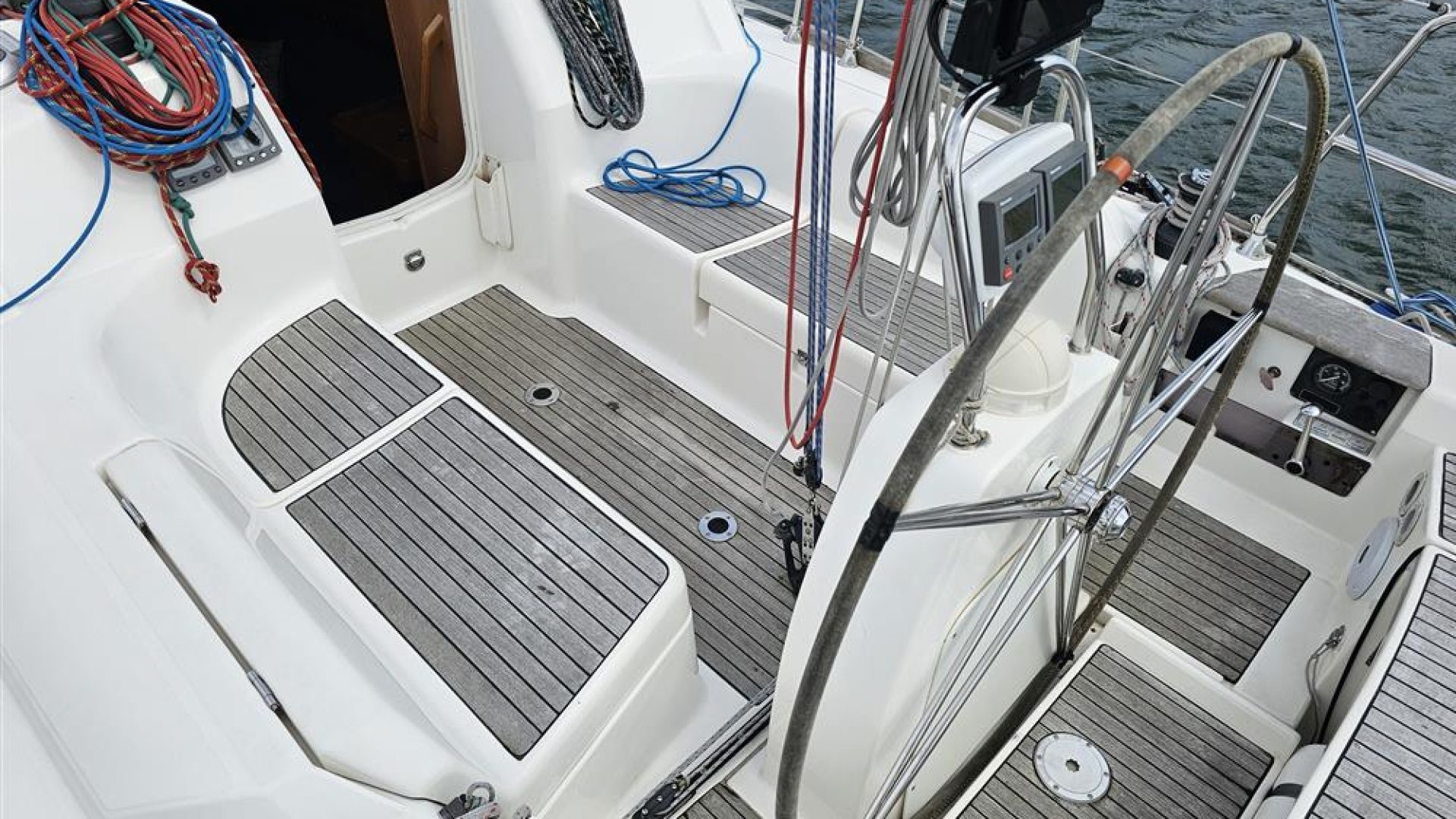 Dufour 34 Performance
