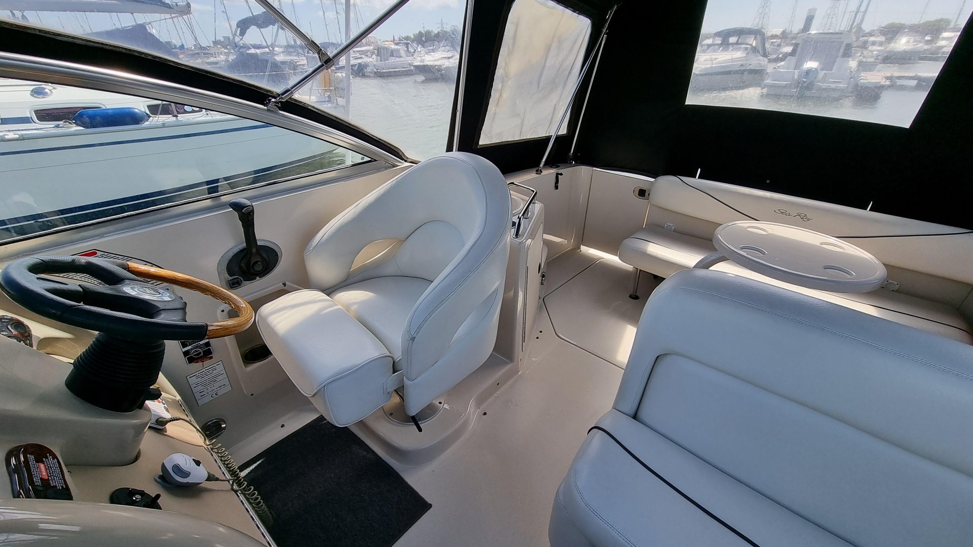 Sea Ray Sundancer 240