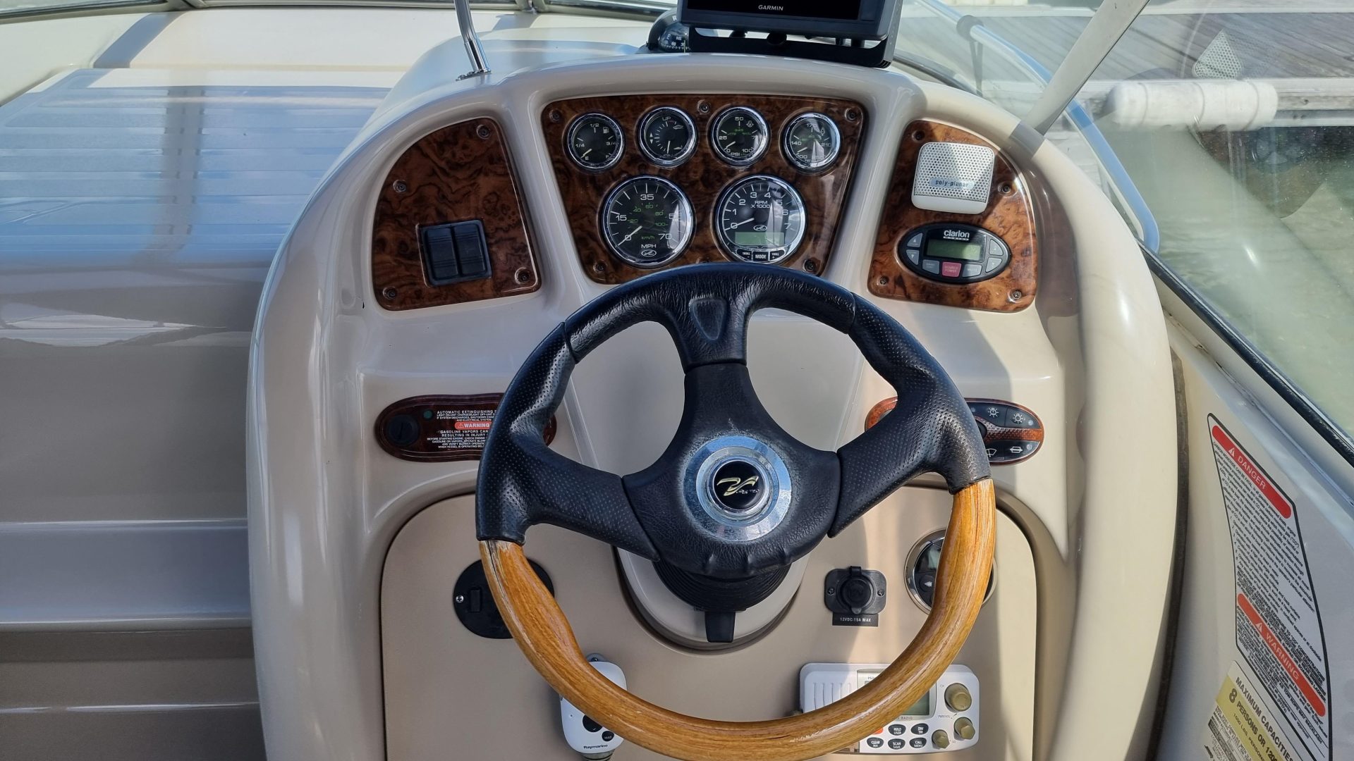 Sea Ray Sundancer 240