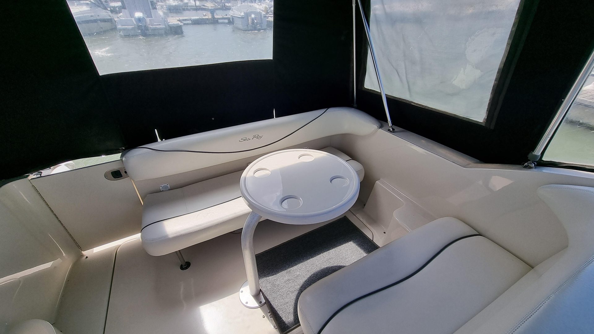 Sea Ray Sundancer 240