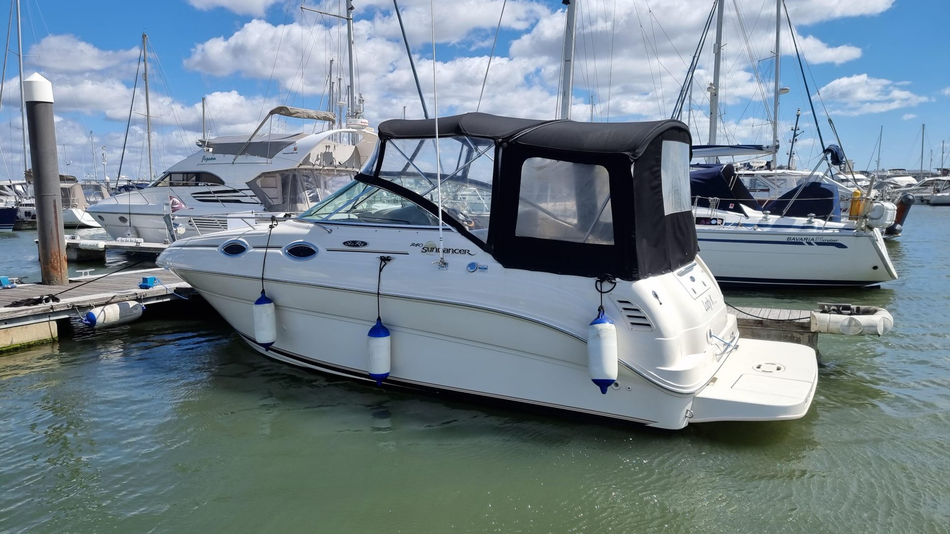 Sea Ray Sundancer 240