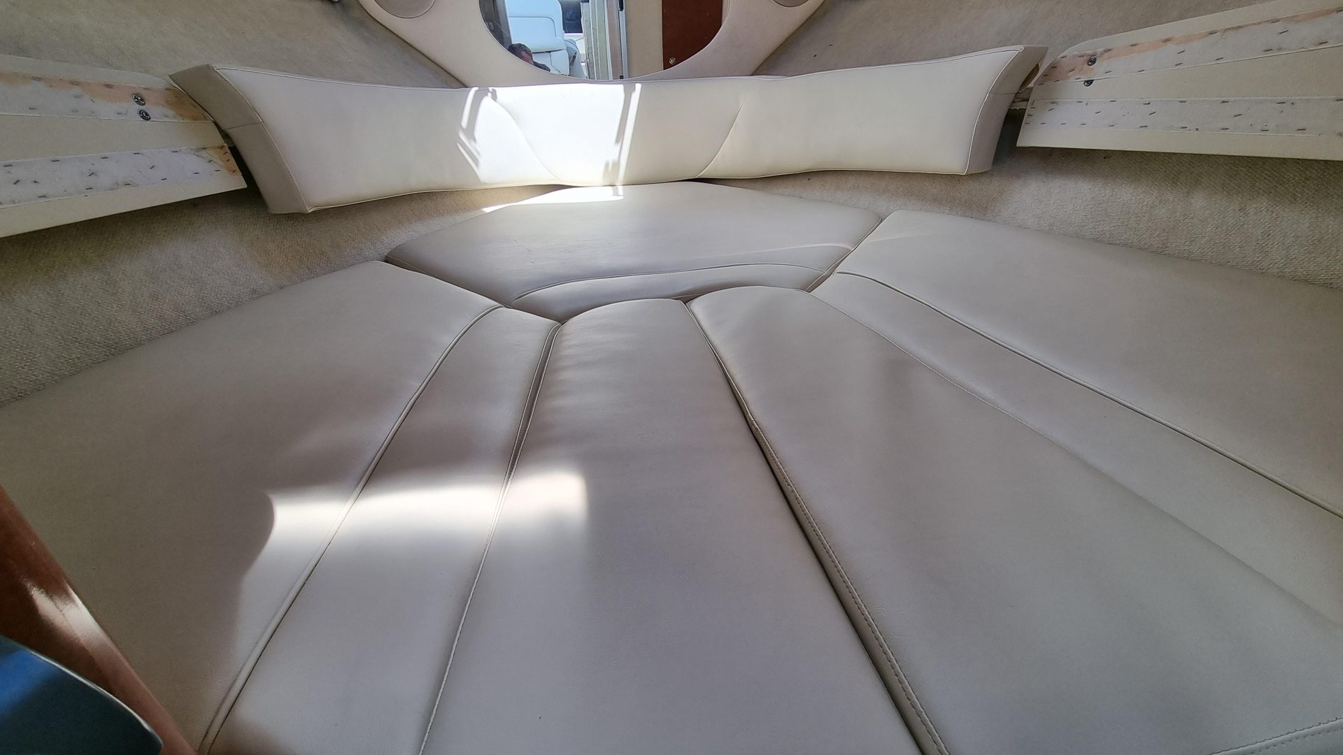Sea Ray Sundancer 240