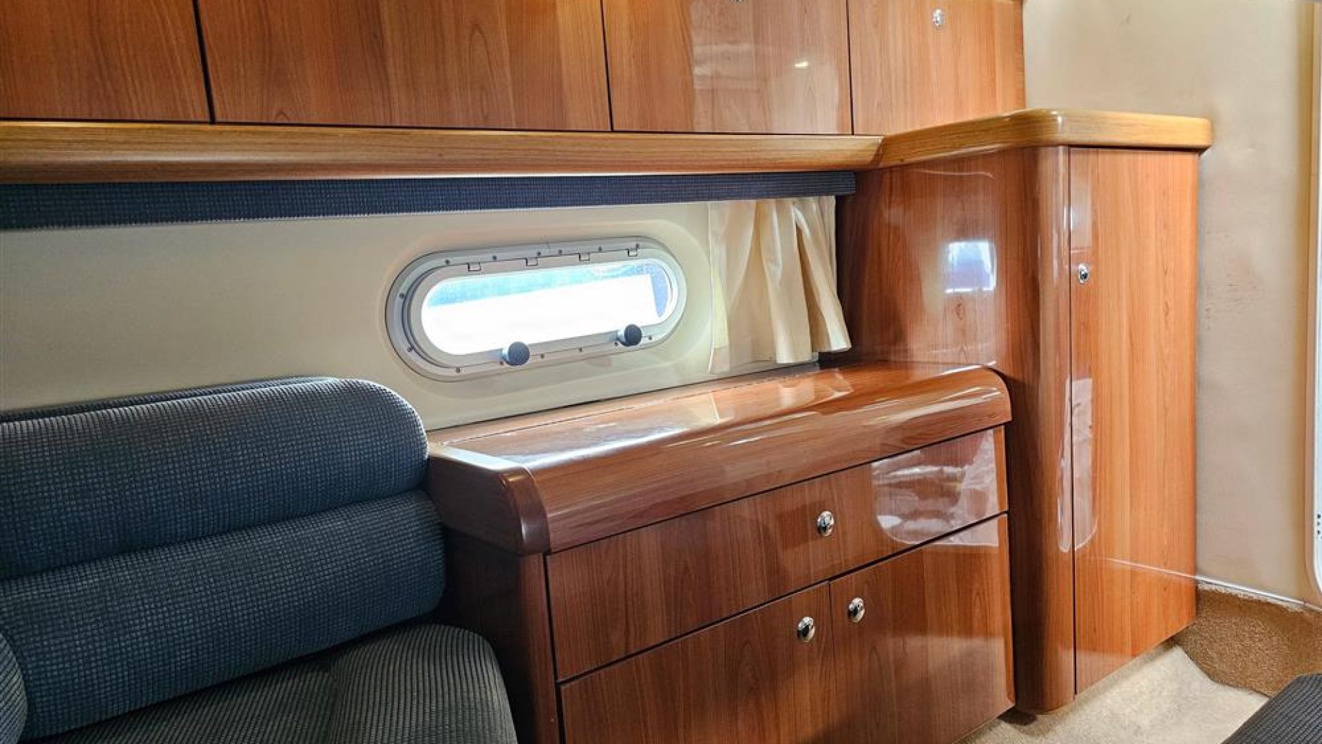Sealine S34