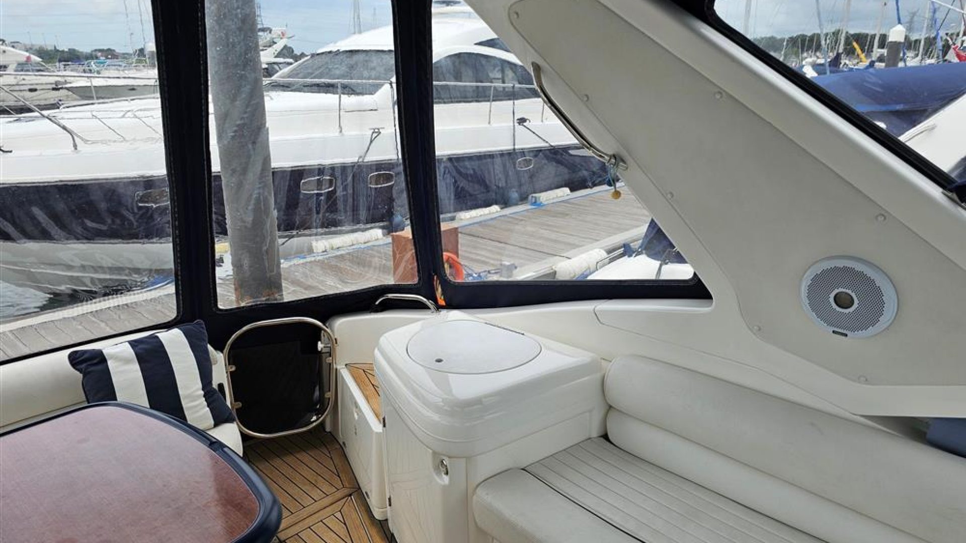 Sealine S34