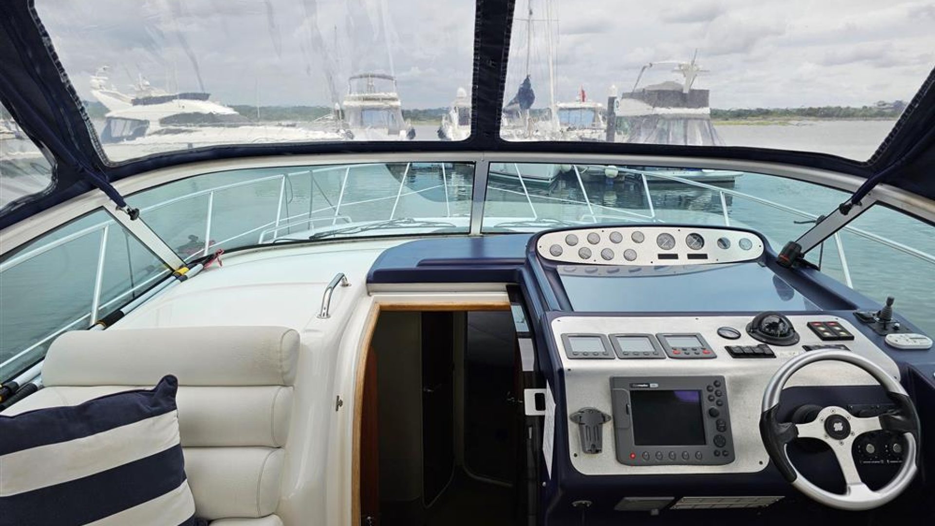 Sealine S34