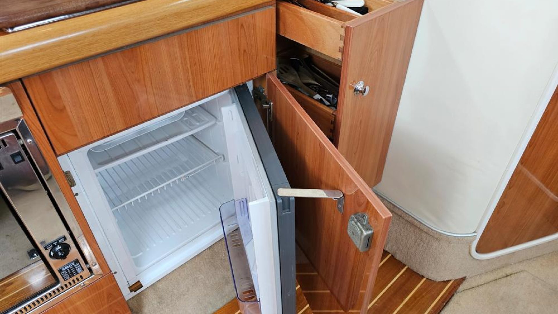 Sealine S34