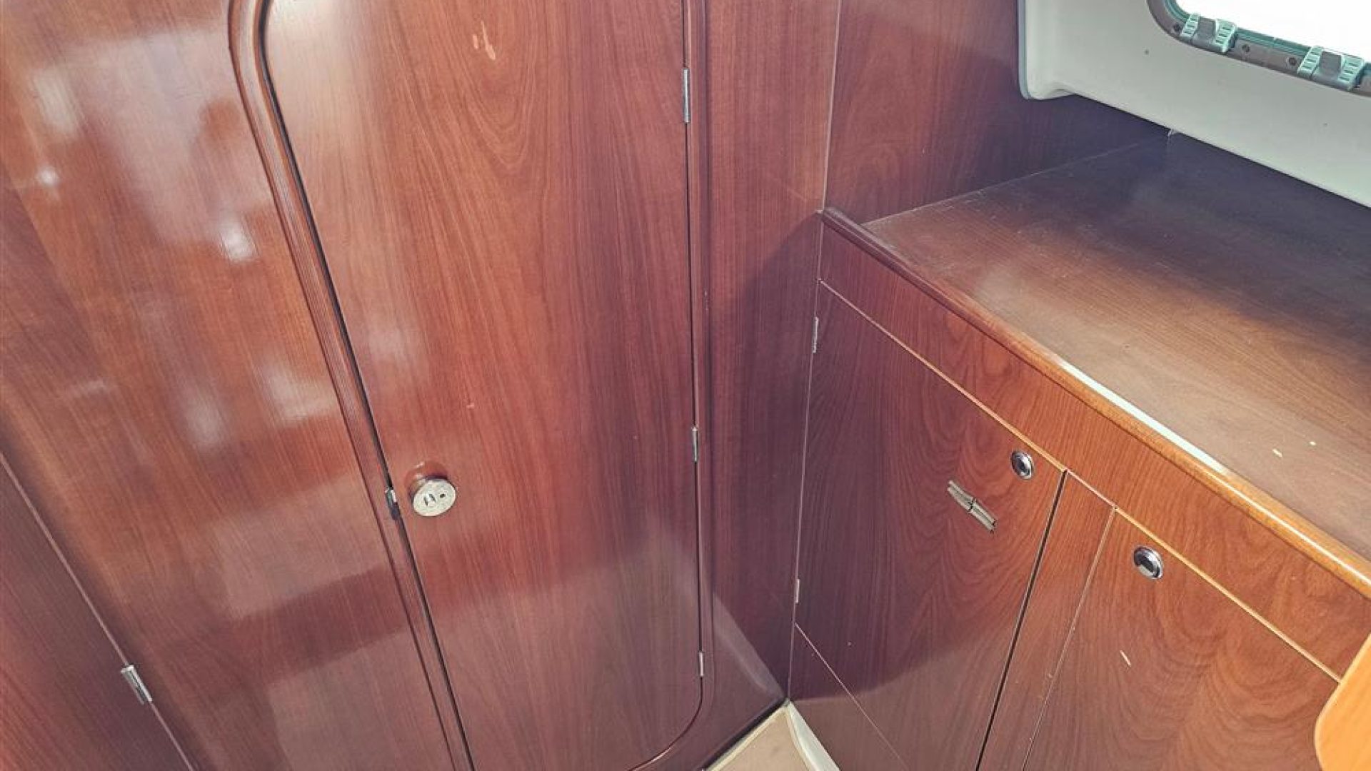 Beneteau Antares 9