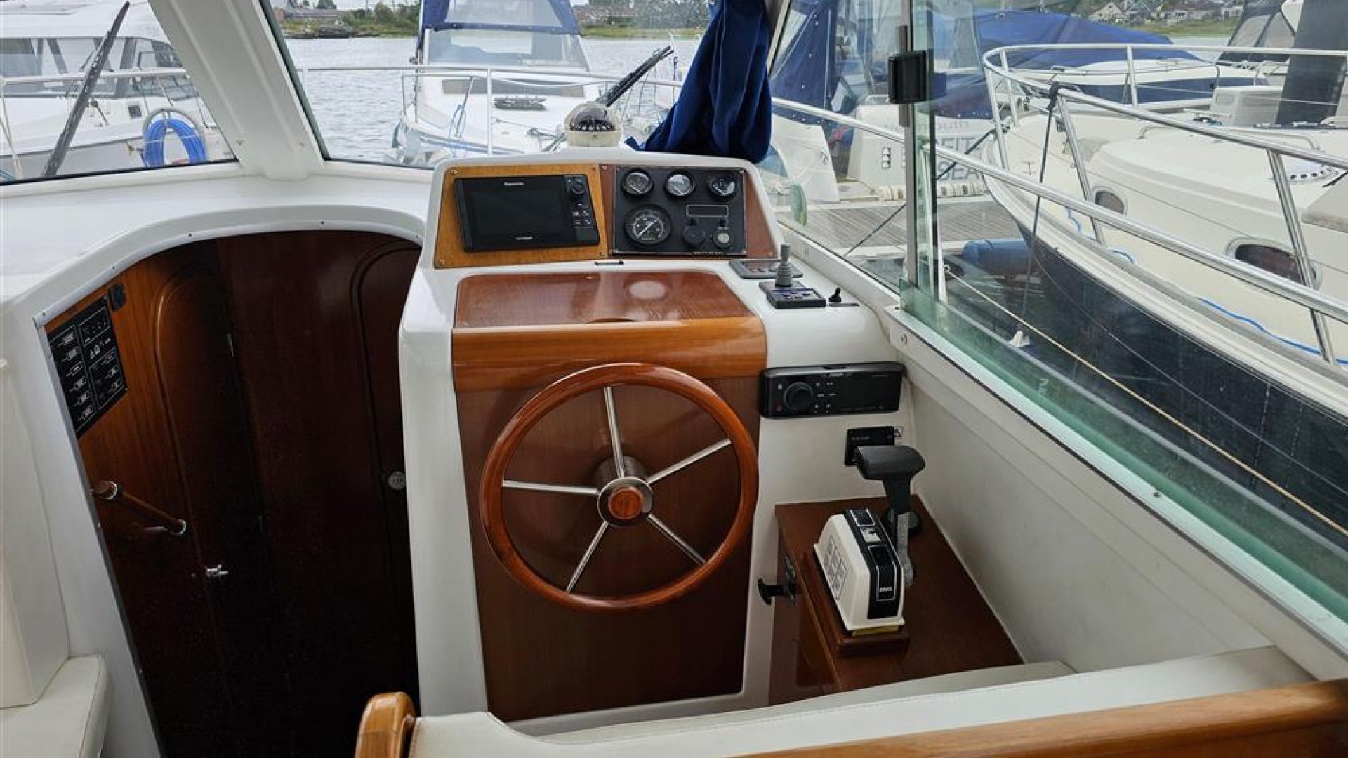 Beneteau Antares 9