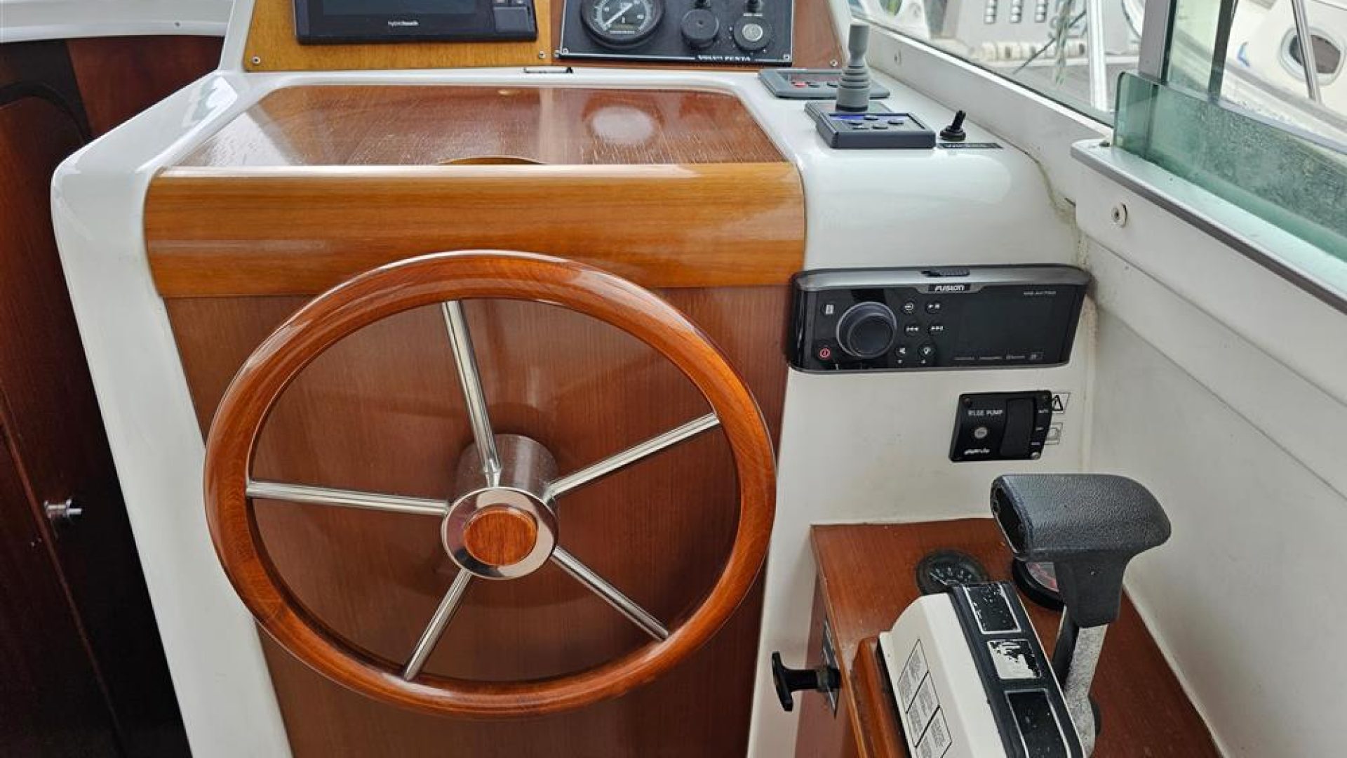 Beneteau Antares 9